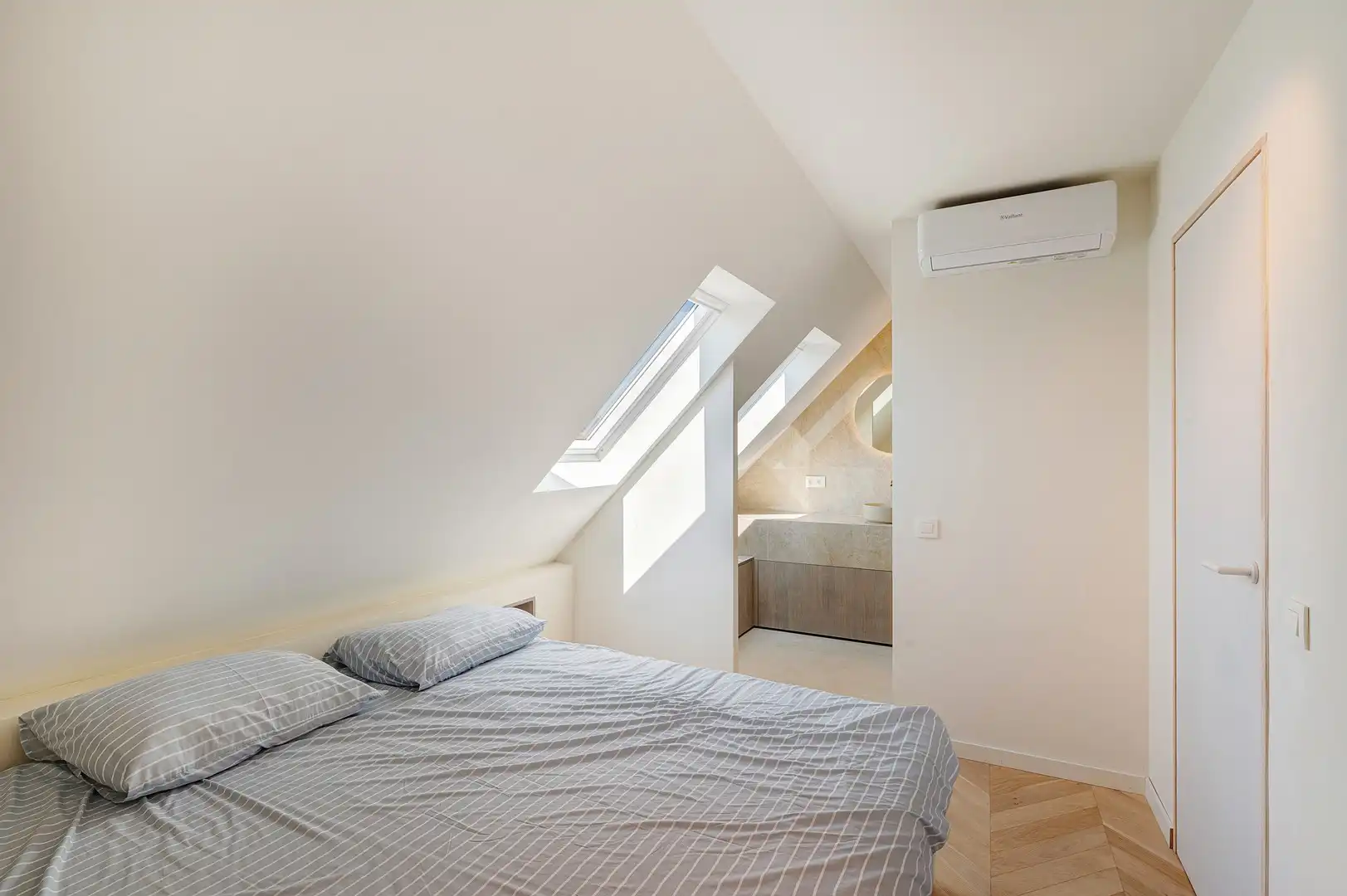 Prachtig gerenoveerd duplex hoekappartement nabij de Lippenslaan. foto 22