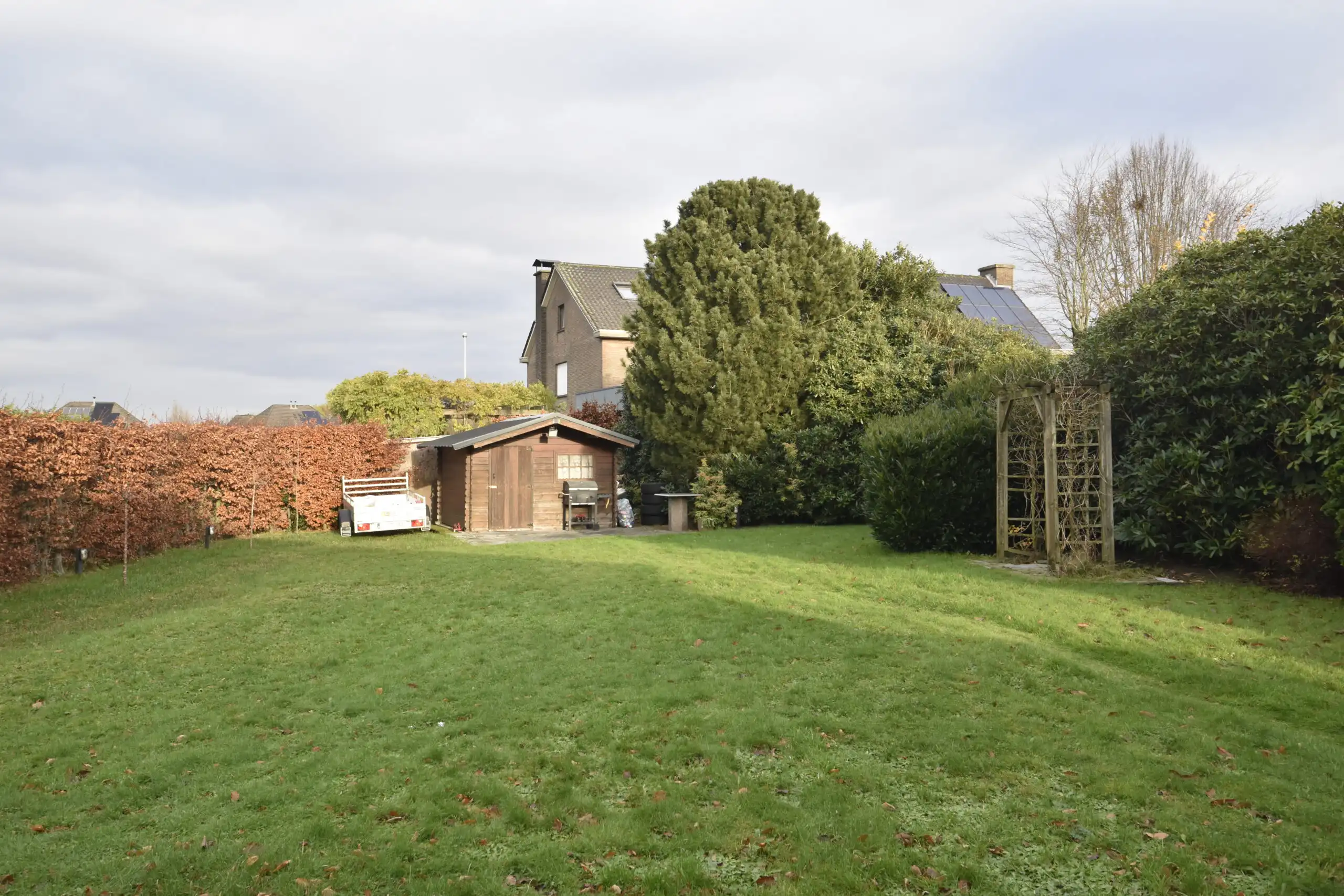 Ruime gezinswoning met een prachtige tuin in Nieuwkerken-Waas foto 3