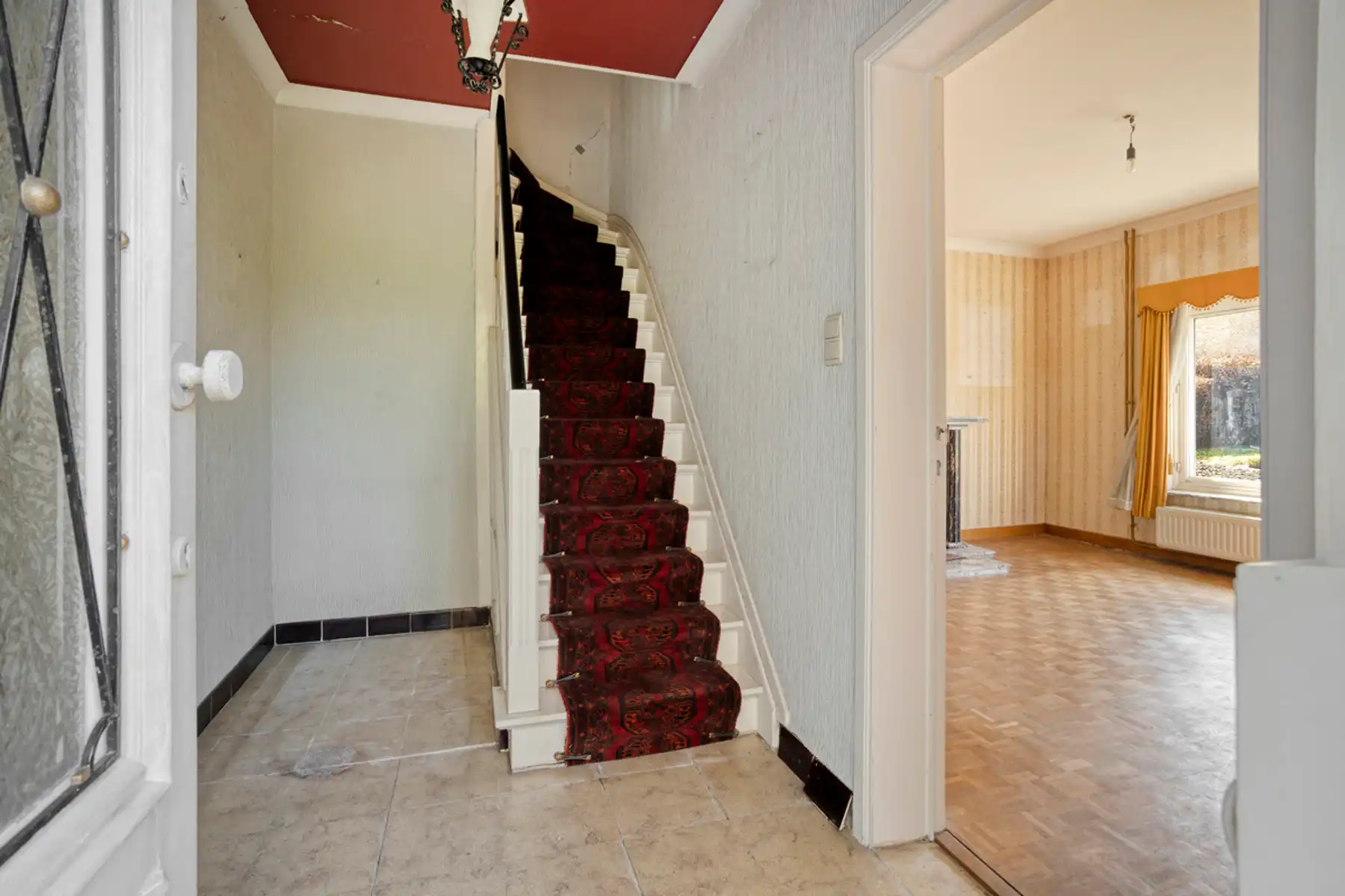 Te renoveren woning met 3 slpk op toplocatie in Malderen foto 4