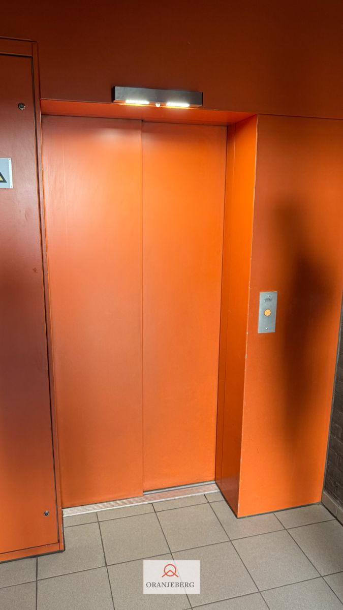 één slpk app met open zicht op het groen  en water foto 31