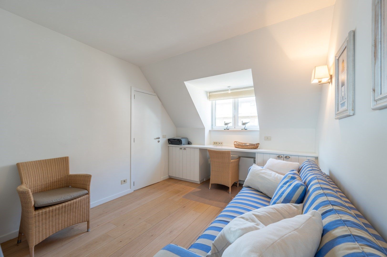 Prachtige duplex dakappartement met  2 zeer zonnige terrassen en unieke vergezichten gelegen op de Jozef Nellenslaan. Tandembox te koop op het gelijkvloers foto 17