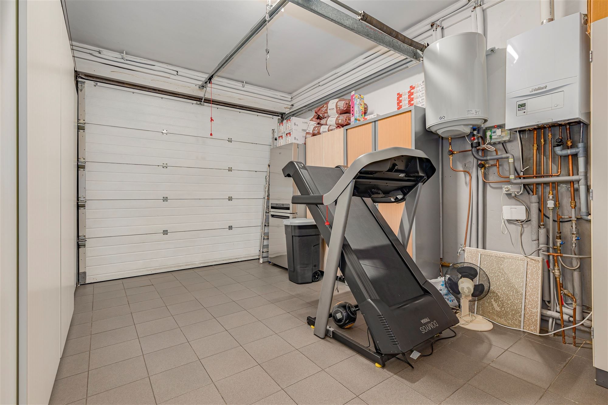 Mooi ingerichte woning met 4 slk, 2 badk en ruime stadstuin in Merksem foto 12
