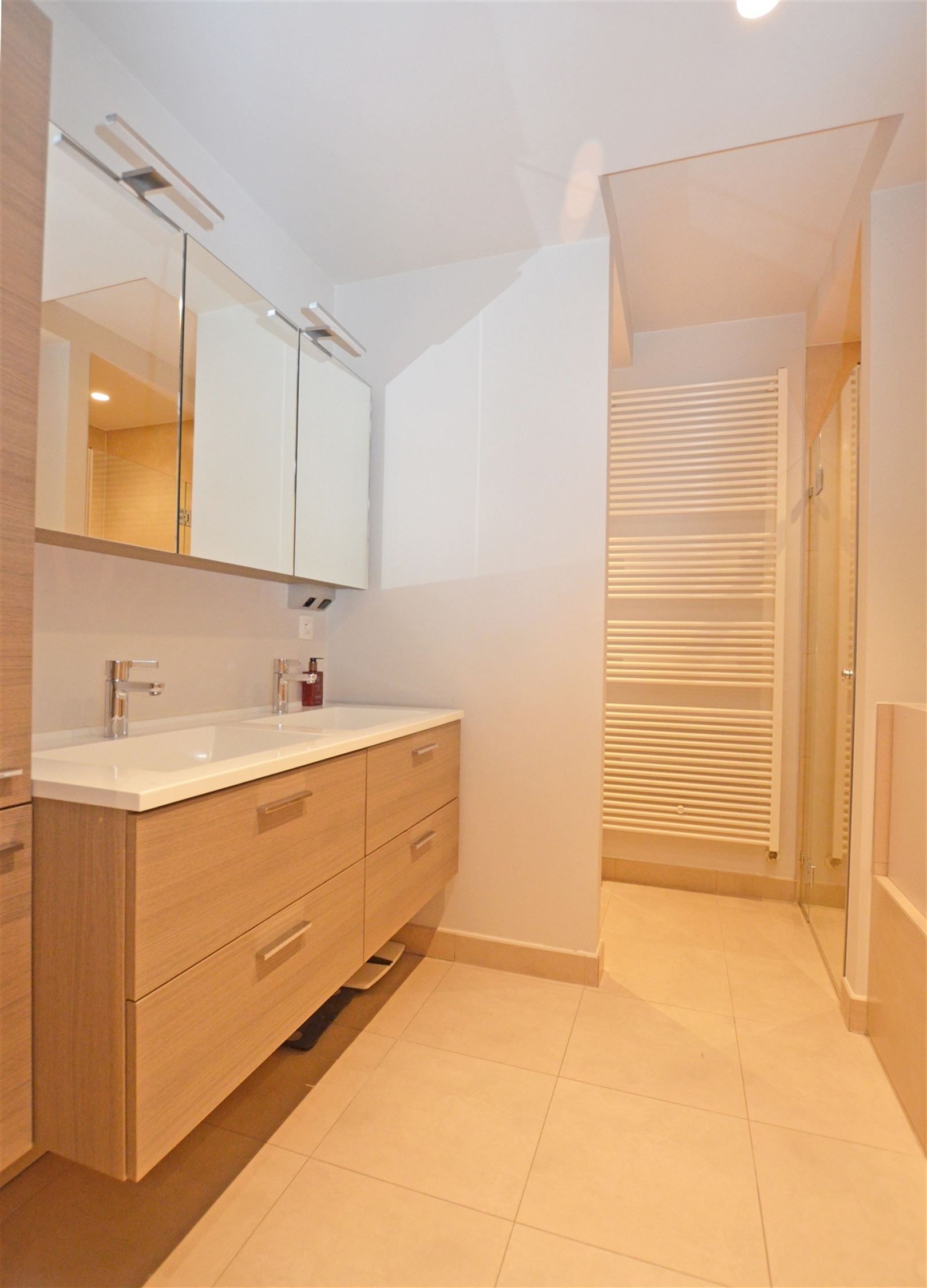 Instapklaar gelijkvloers appartement nabij het centrum foto 14