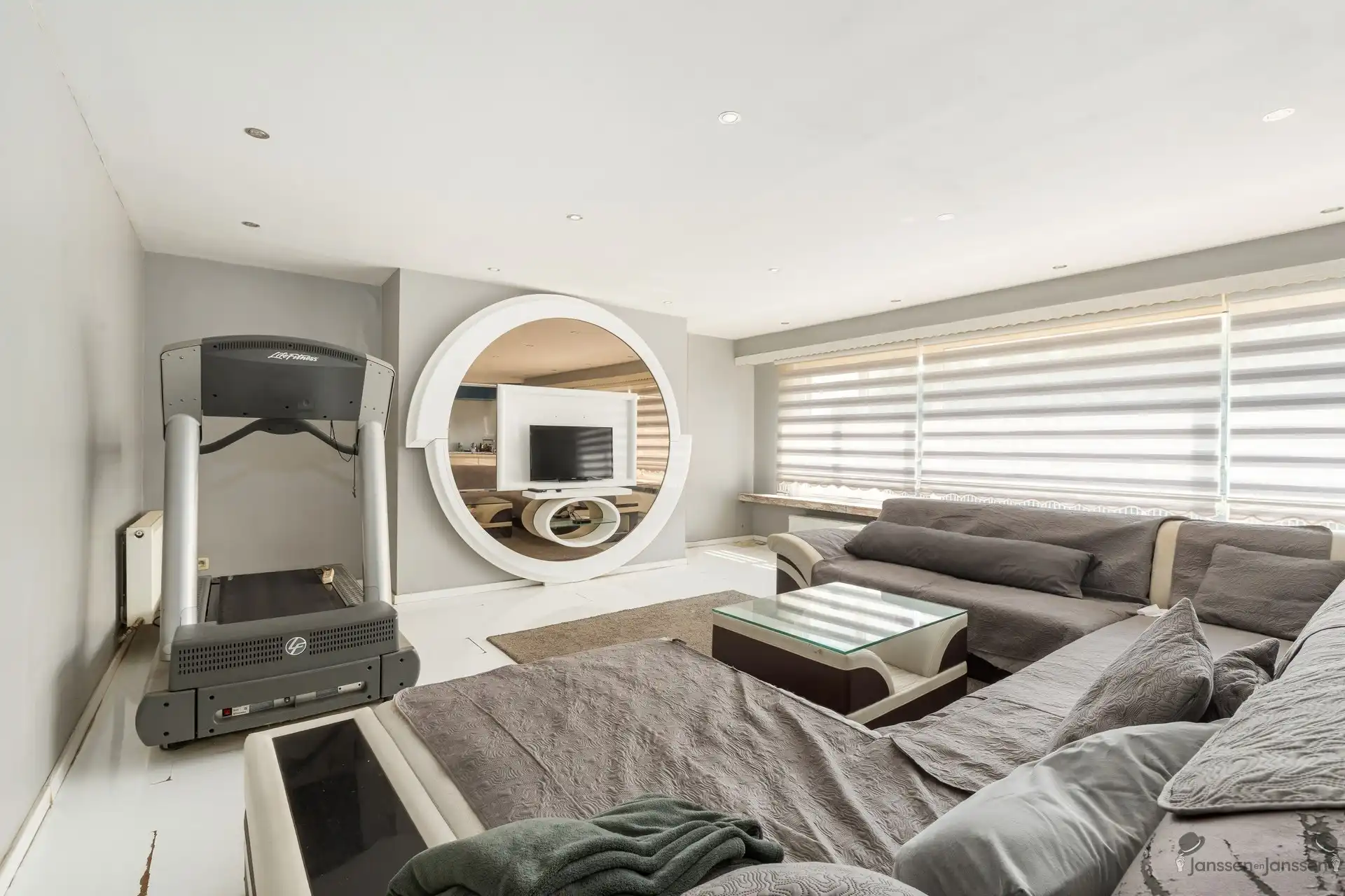Opbrengsteigendom met 2 verhuurde appartementen en handelsgelijkvloers in het centrum van Brecht foto 12