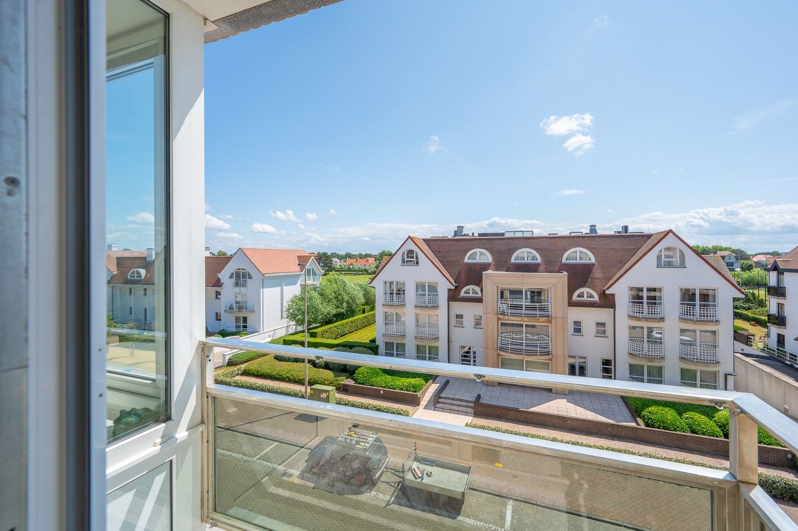 Prachtig gerenoveerd appartement met mooie zichten op een toplocatie vlakbij de winkels en het strand. foto 7