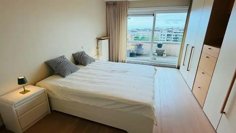 Exclusieve penthouse met 2 slaapkamers, royaal zonneterras en uniek groen uitzicht foto 23