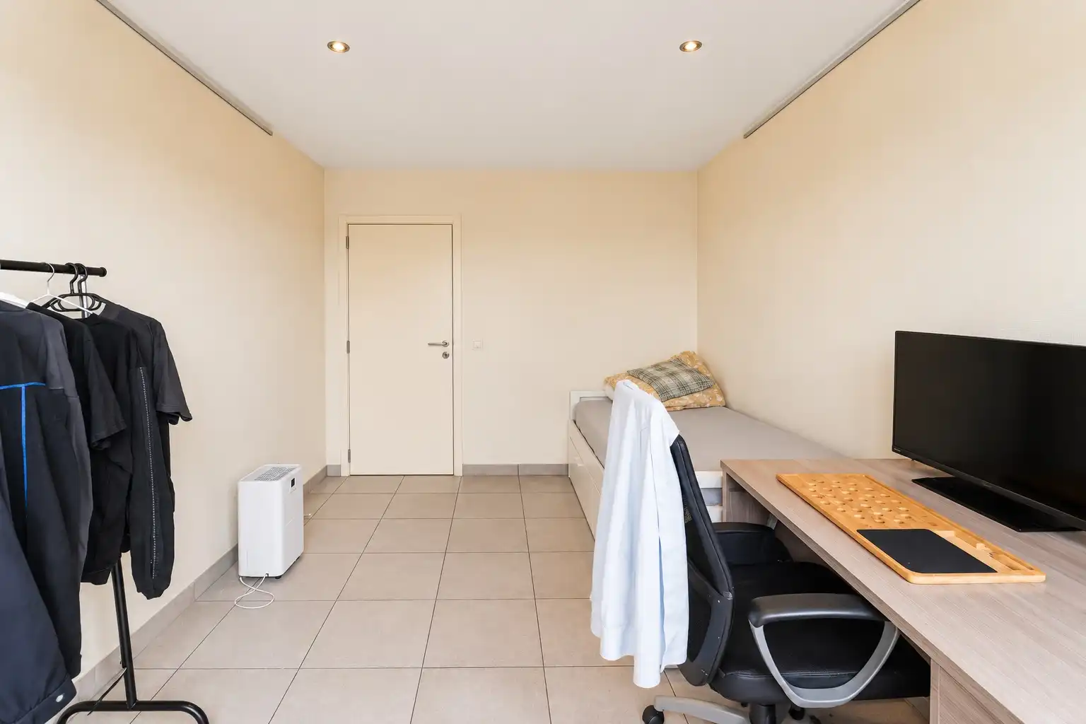 Ruim appartement met 2 slaapkamers, zonnig terras en parkeerplaats foto 20