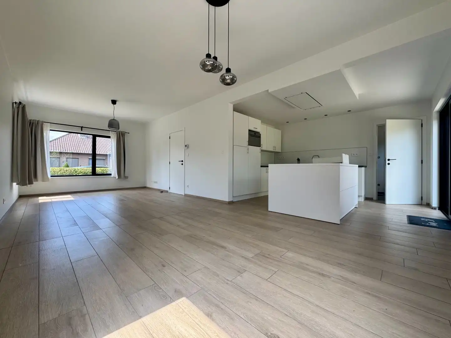 Gerenoveerde vrijstaande woning met 3 slaapkamers te huur foto 6