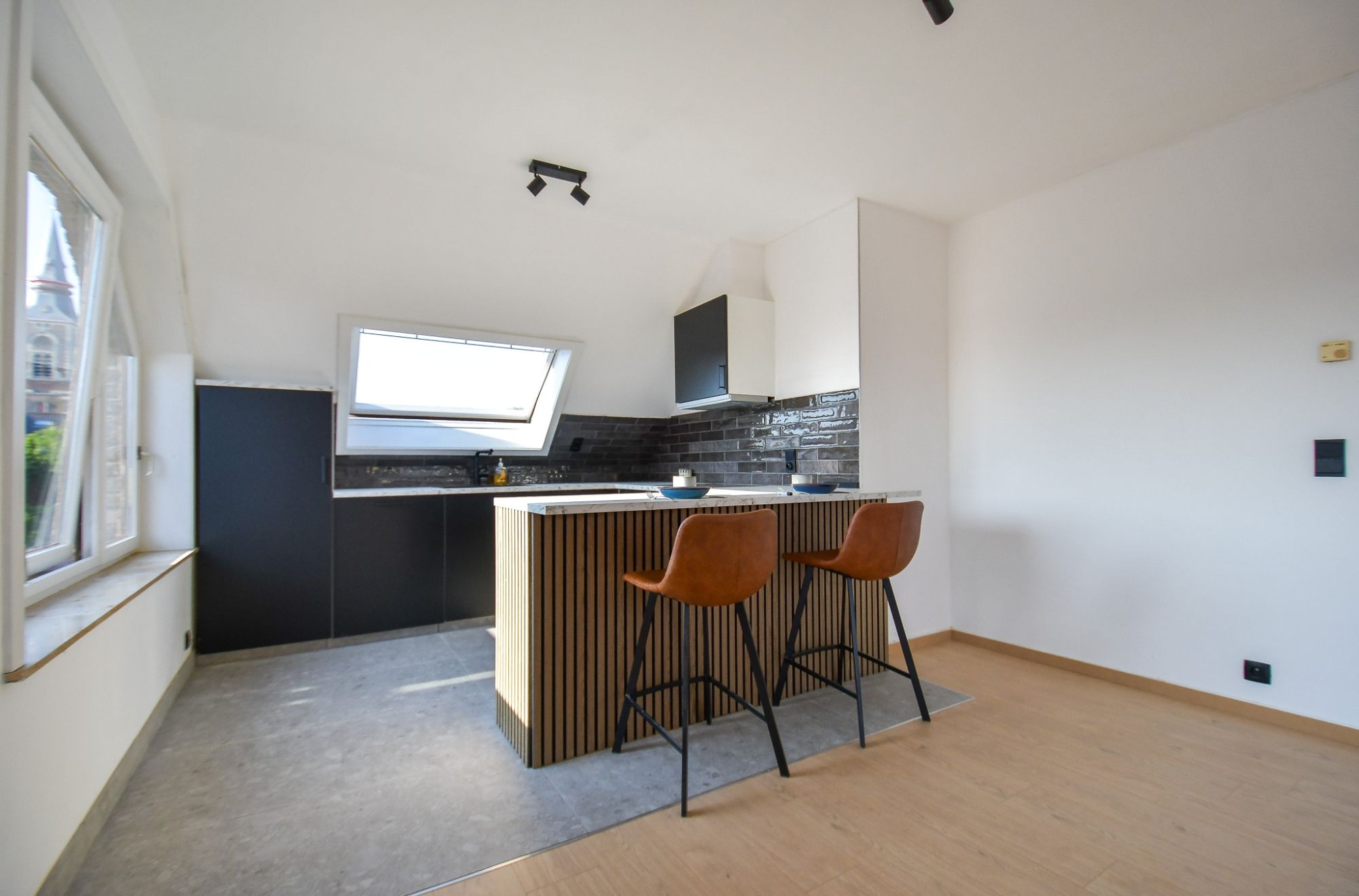 Centraal gelegen één-slaapkamerappartement met garage foto 5