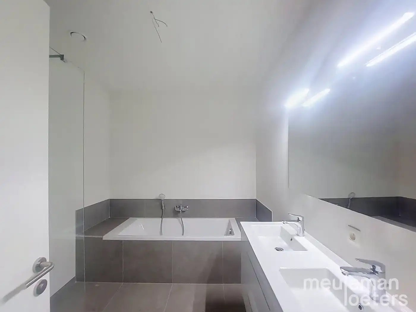 Nieuwbouwwoning met 4 slaapkamers foto 13