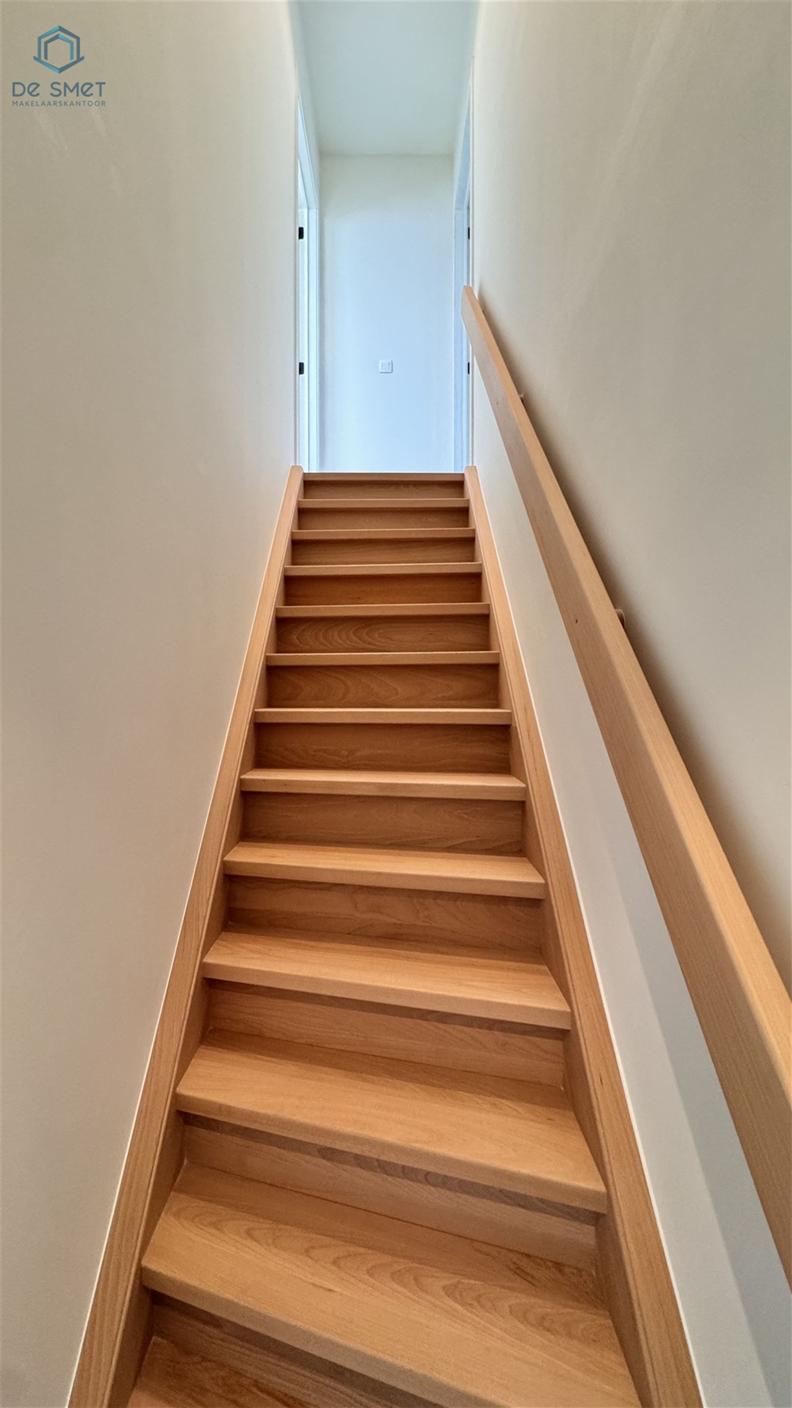 GERENOVEERDE WONING MET 3 SLP EN TUINTJE TE ZANDBERGEN foto 10