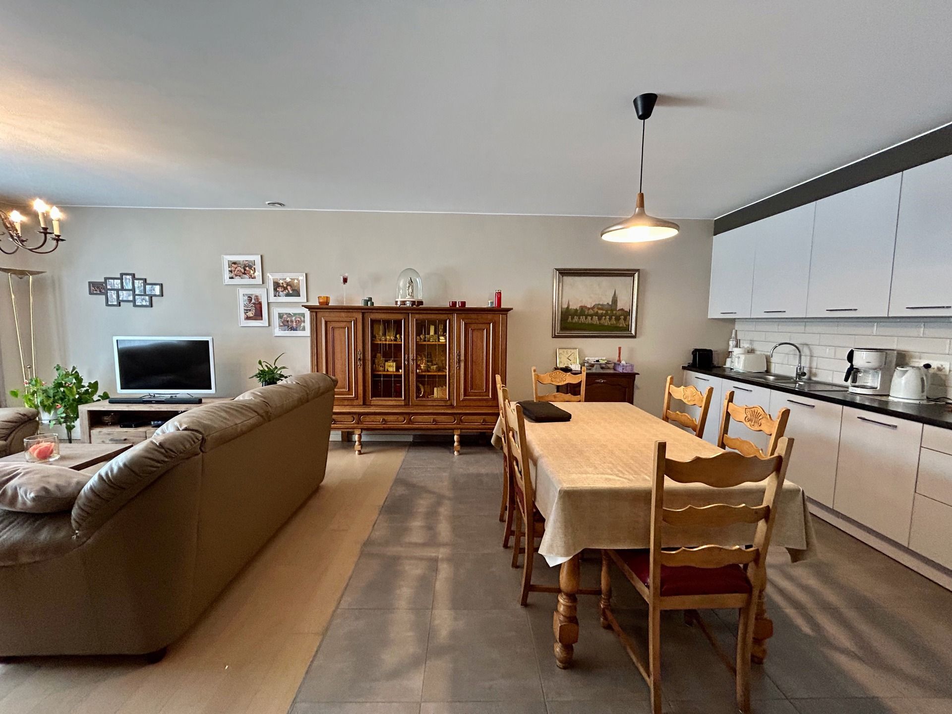 Nieuw appartement met terras en parking vlakbij het centrum! foto 6