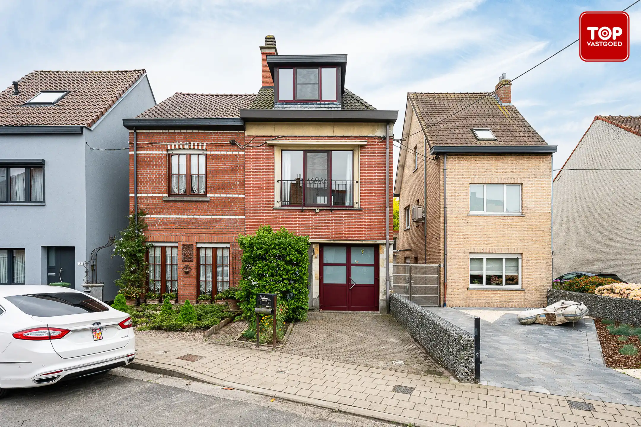 Instapklare woning met 4 slaapkamers, garage en prachtige tuin.  foto 27