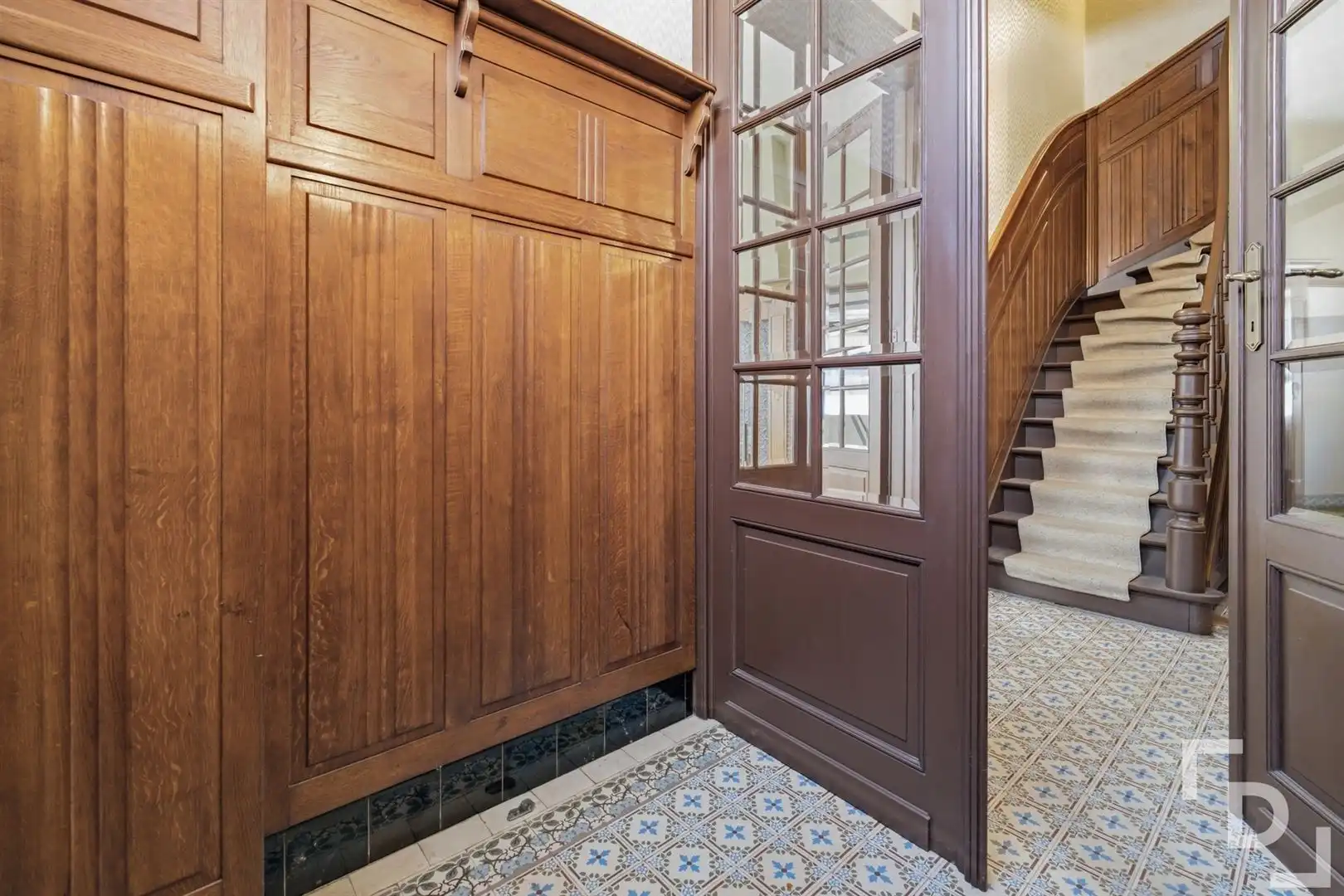 Authentieke herenwoning in centrum Ieper. foto 4