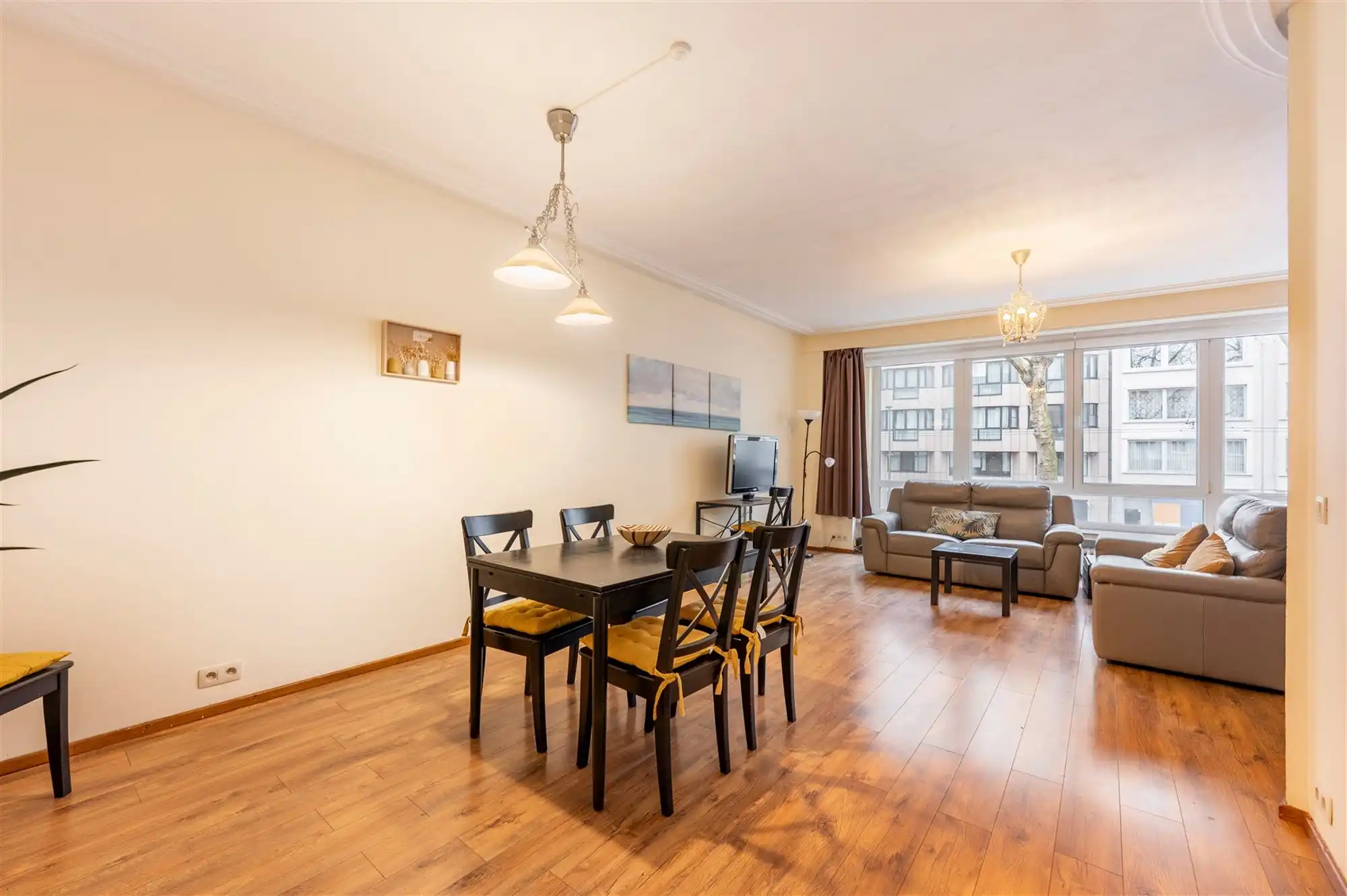 Gemeubeld appartement met 2 slk + terras foto 5