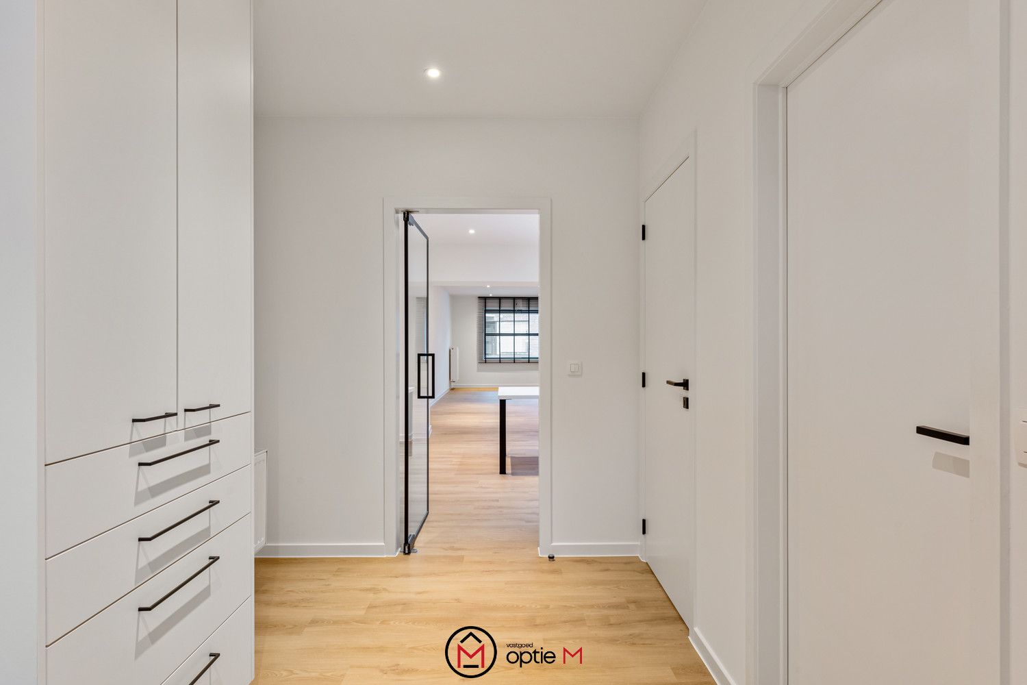 Volledig gerenoveerde woning met 4 slaapkamers en 2 badkamers in Hasselt foto 14
