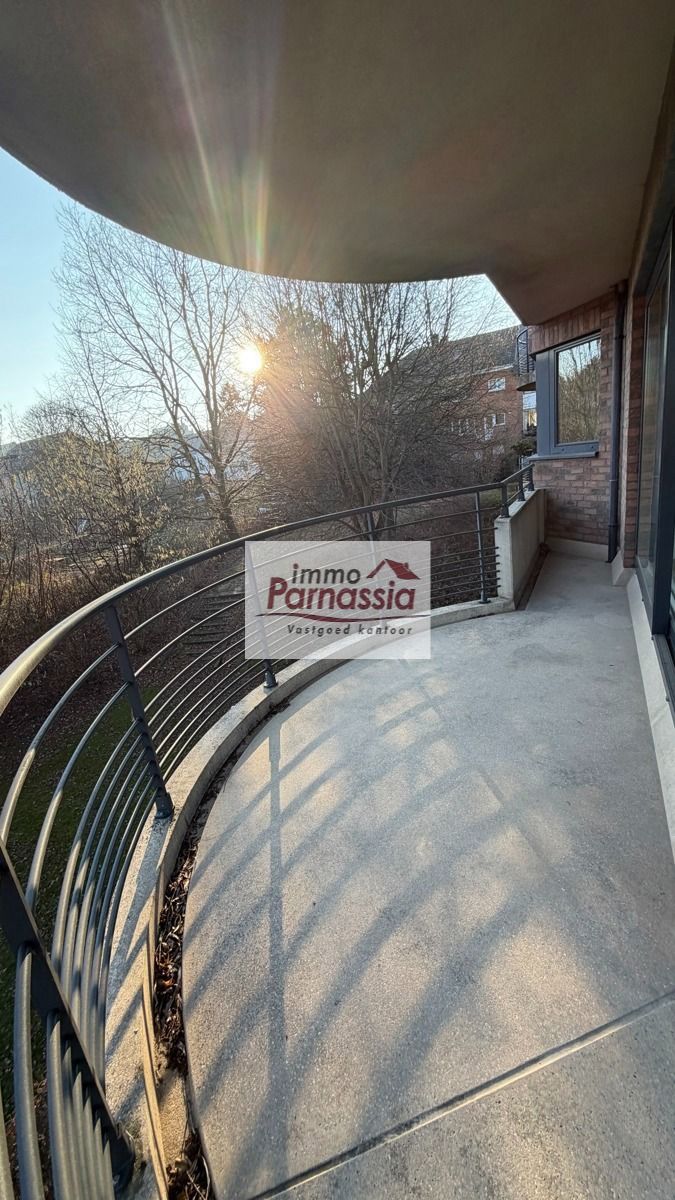 Zeer aangenaam en centraal gelegen 3 slaapkamer appartement  foto 17