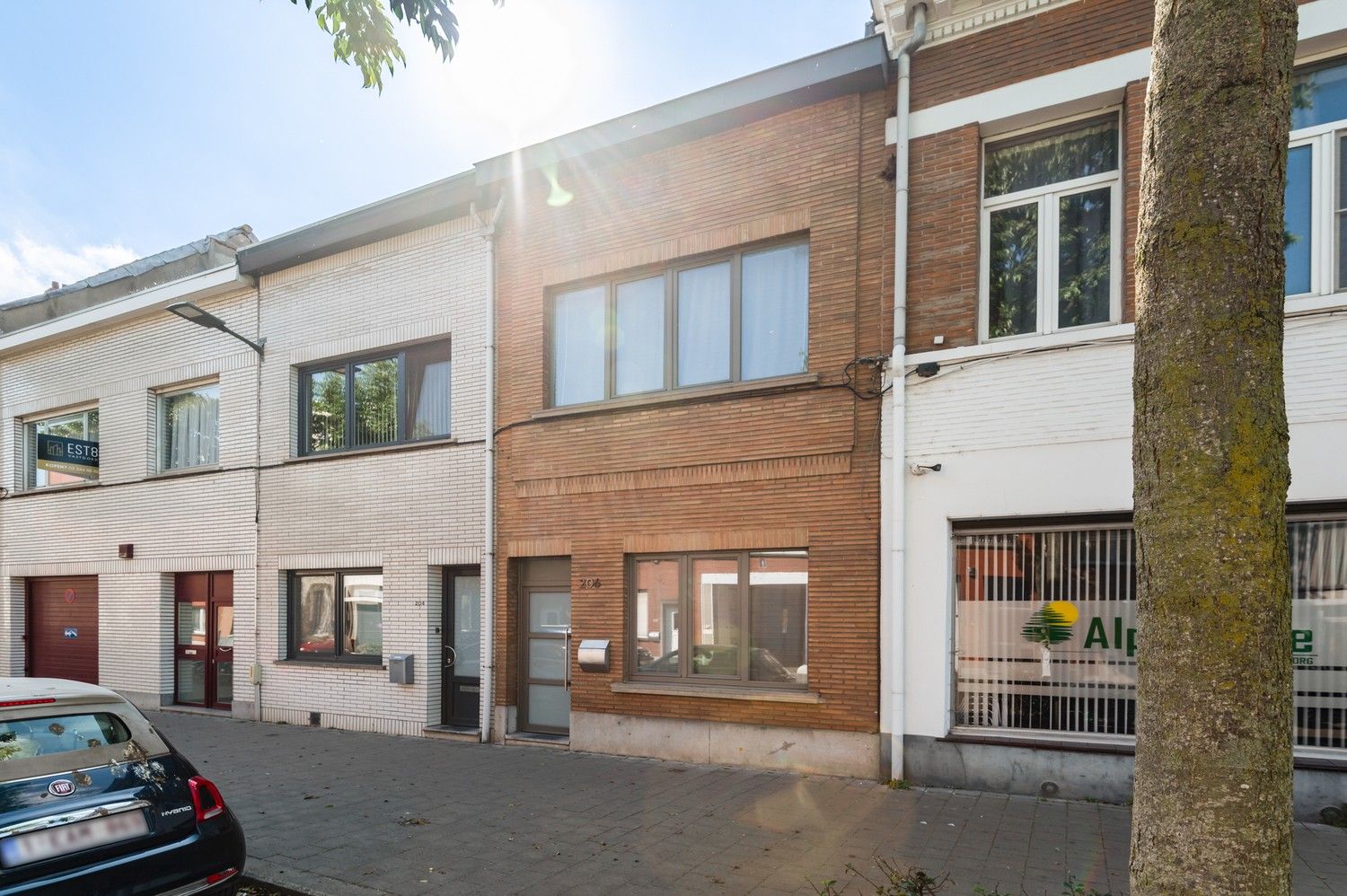 Woning met 3 slaapkamers, tuin en kelder te koop in Merksem! foto 16