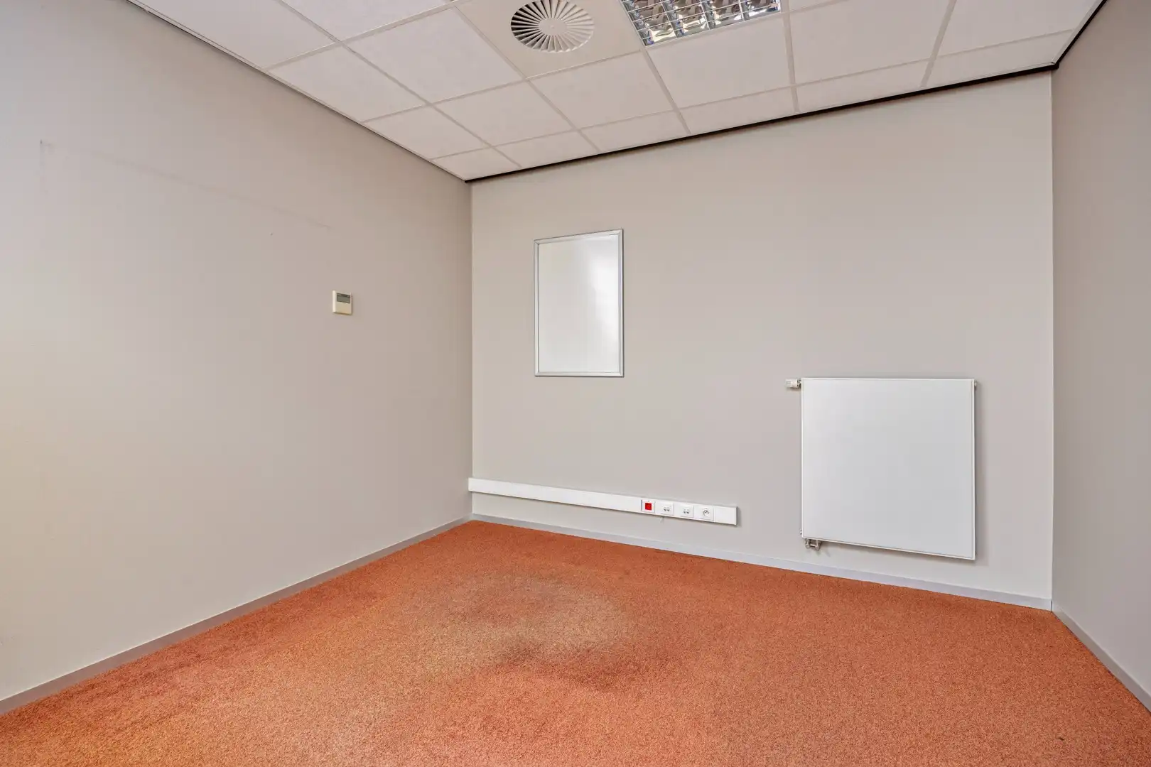 Uitzonderlijk handelspand in het centrum van Neeroeteren foto 8