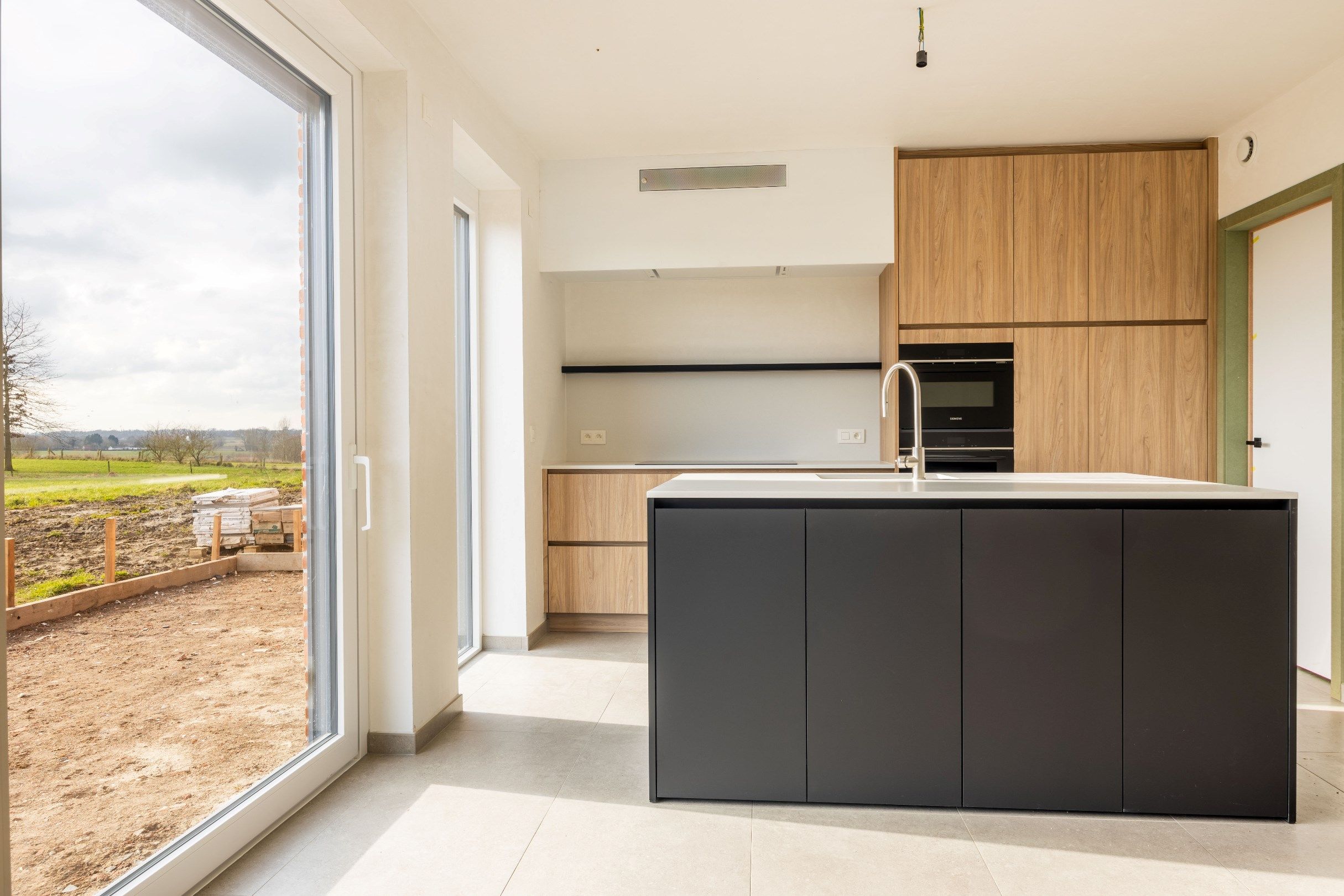 PRACHTIGE NIEUWBOUWWONING MET GARAGE foto 2