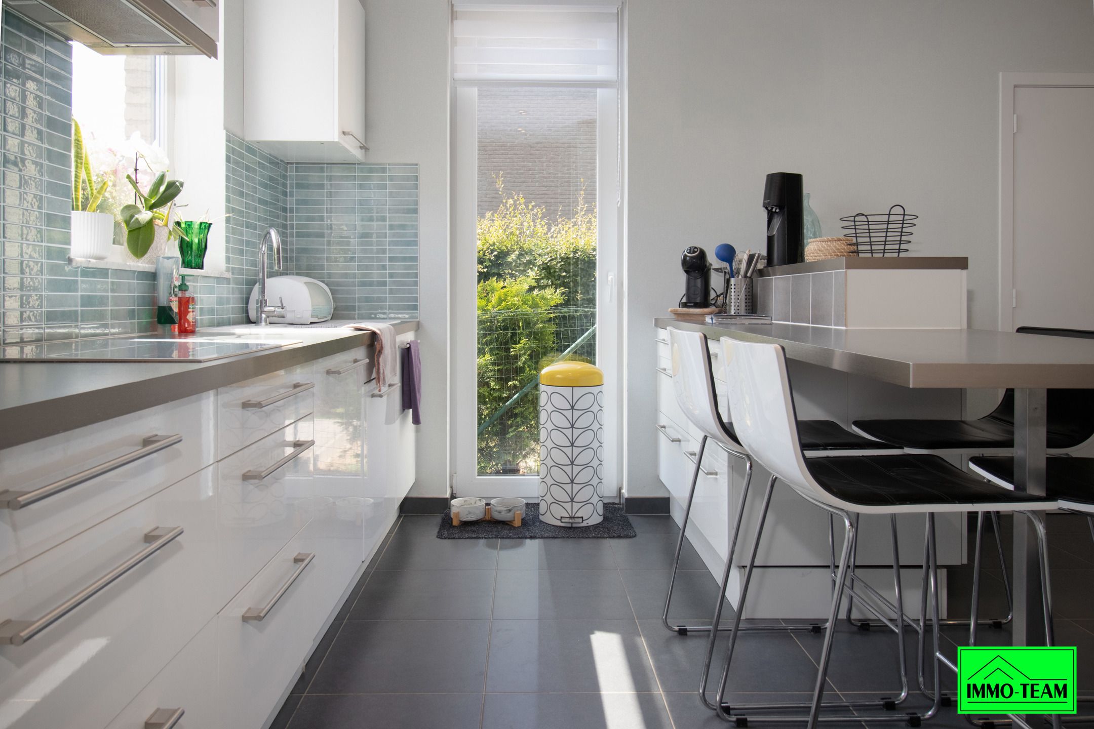 Rustig gelegen en energiezuinige 3-gevelwoning foto 5