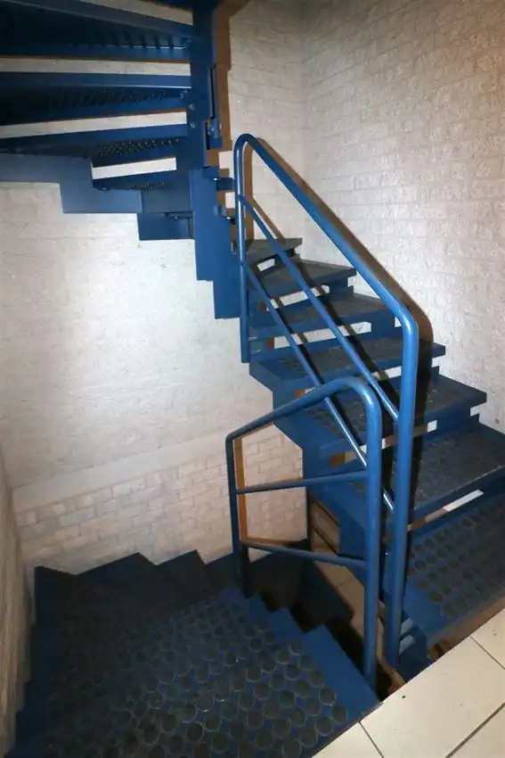 Appartement met 2 slpk., grote garage en terras, rustige ligging foto 36