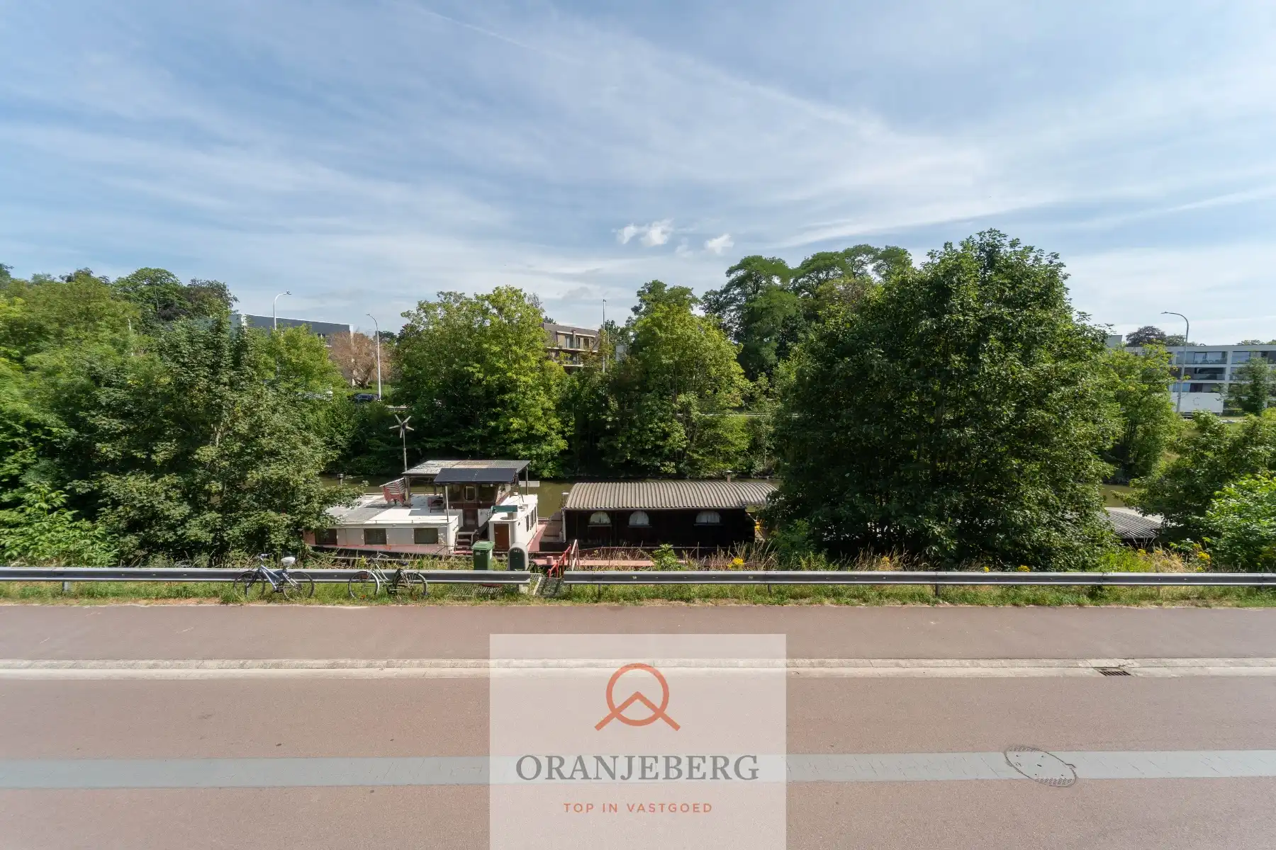 Lichtrijke gerenoveerde woning foto 30