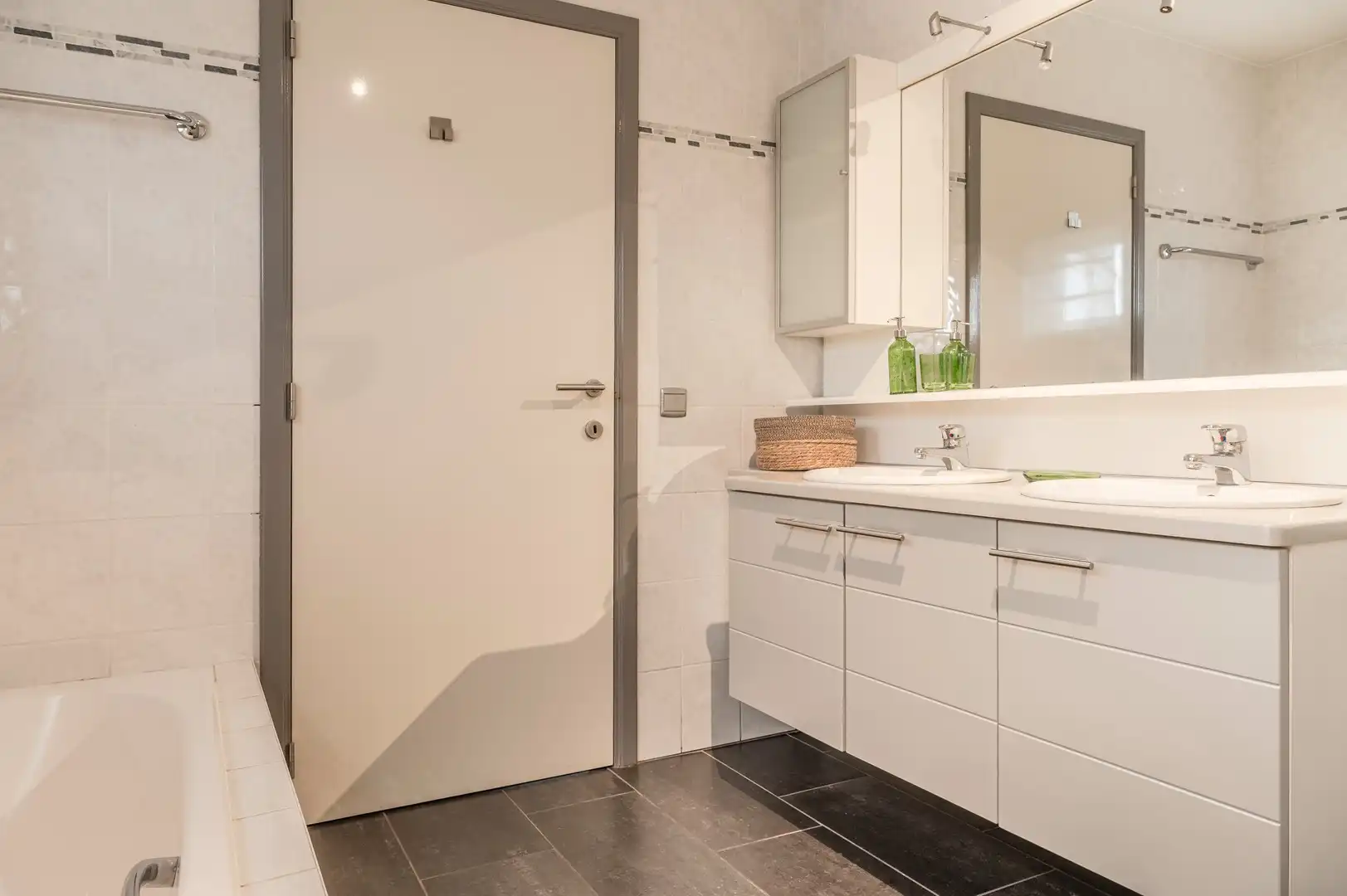 Ruime instapklare woning met garage foto 13