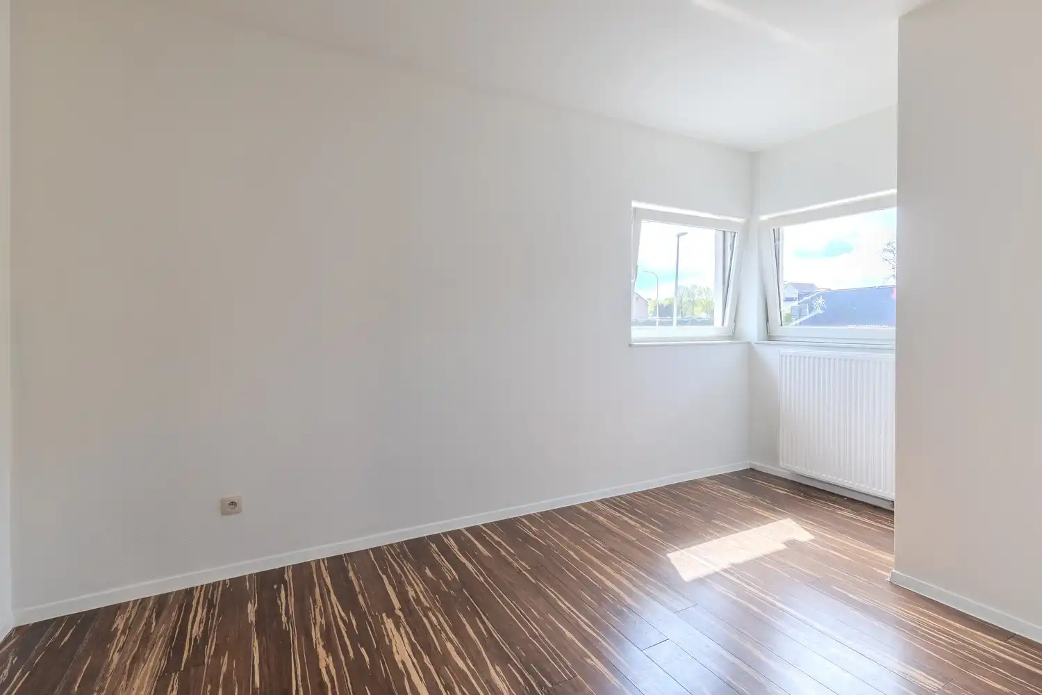 Instapklare woning op een perceel van ruim 8 are met gezellige tuin op een strategische ligging nabij alle voorzieningen foto 14