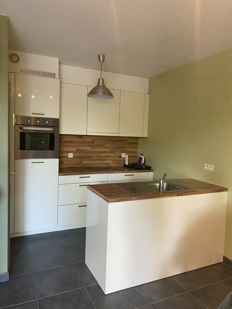 Instapklaar ruim appartement met 1 slpk en terras foto 3