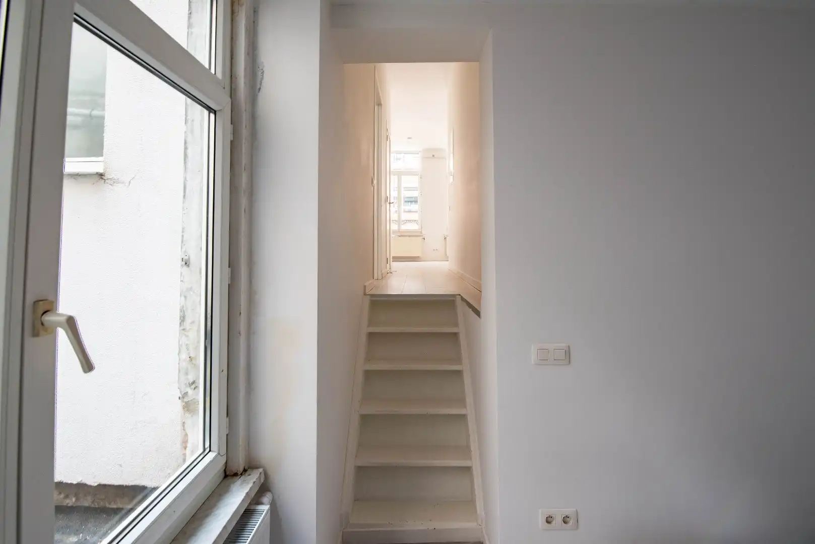 Gerenoveerd appartement met 2 slk foto 8