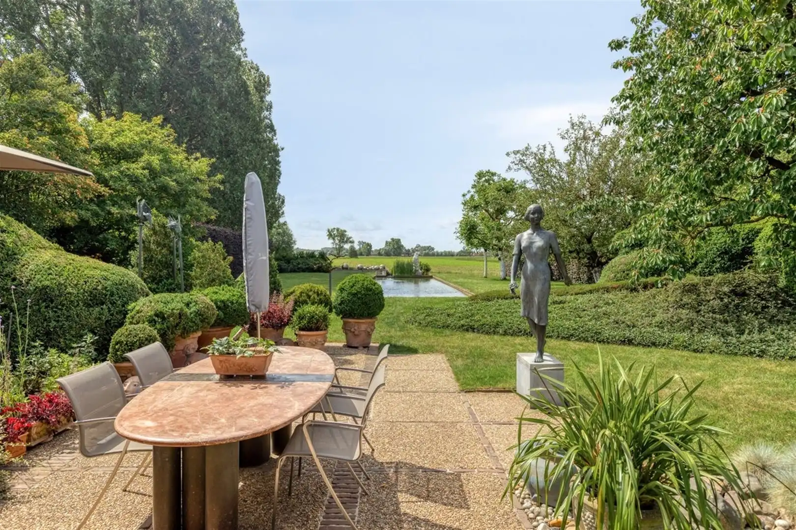 Goed onderhouden villa met prachtige tuin en adembenemende verzichten. foto 27
