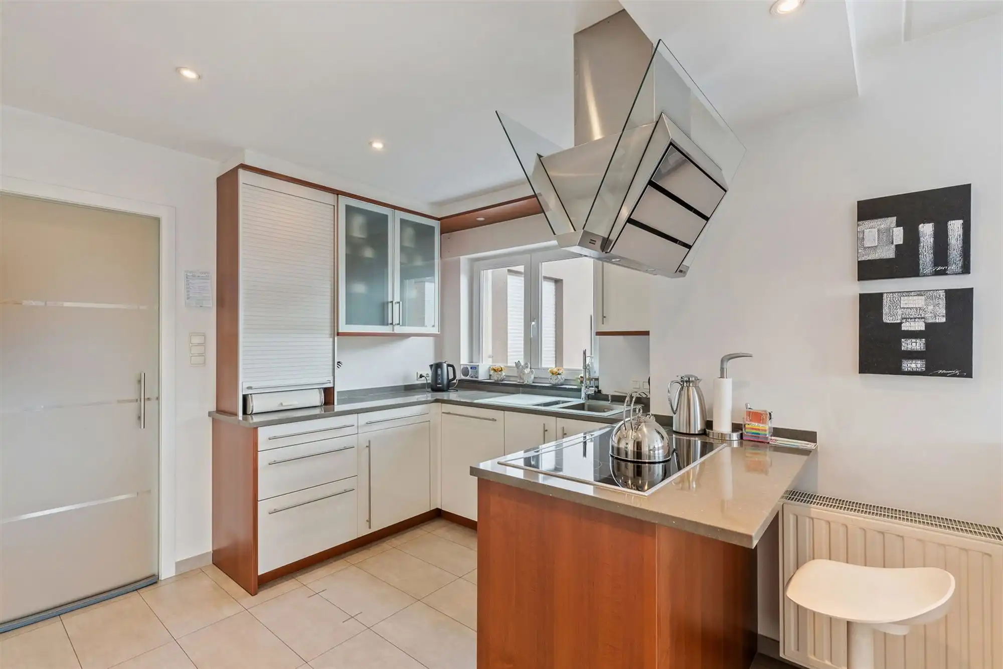 PERFECT ONDERHOUDEN GELIJKVLOERS APPARTEMENT MET 2 SLAAPKAMERS EN RUIME TUIN MET CARPORT EN BERGING TE HEUSDEN foto 12