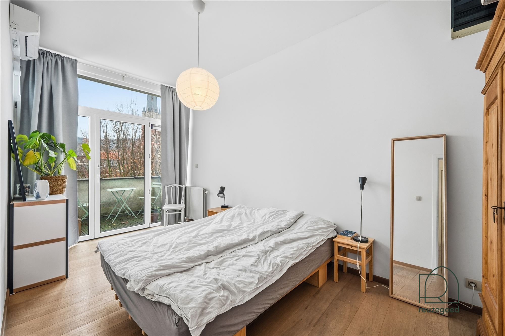 Karaktervol appartement met 2 slaapkamers in Antwerpen foto 17