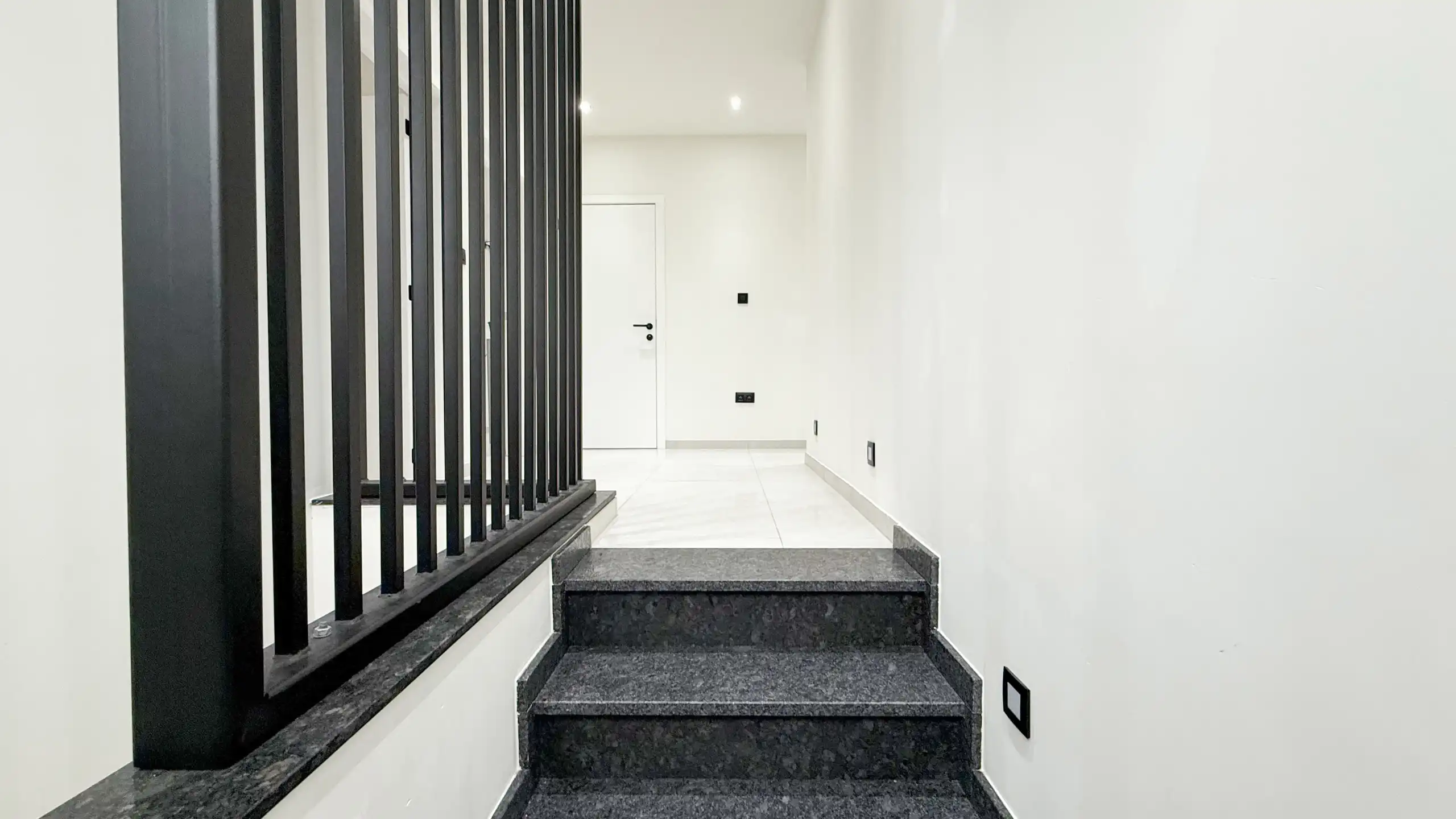 Exclusieve villa in Genk – stijlvol wonen aan 2% registratie foto 26