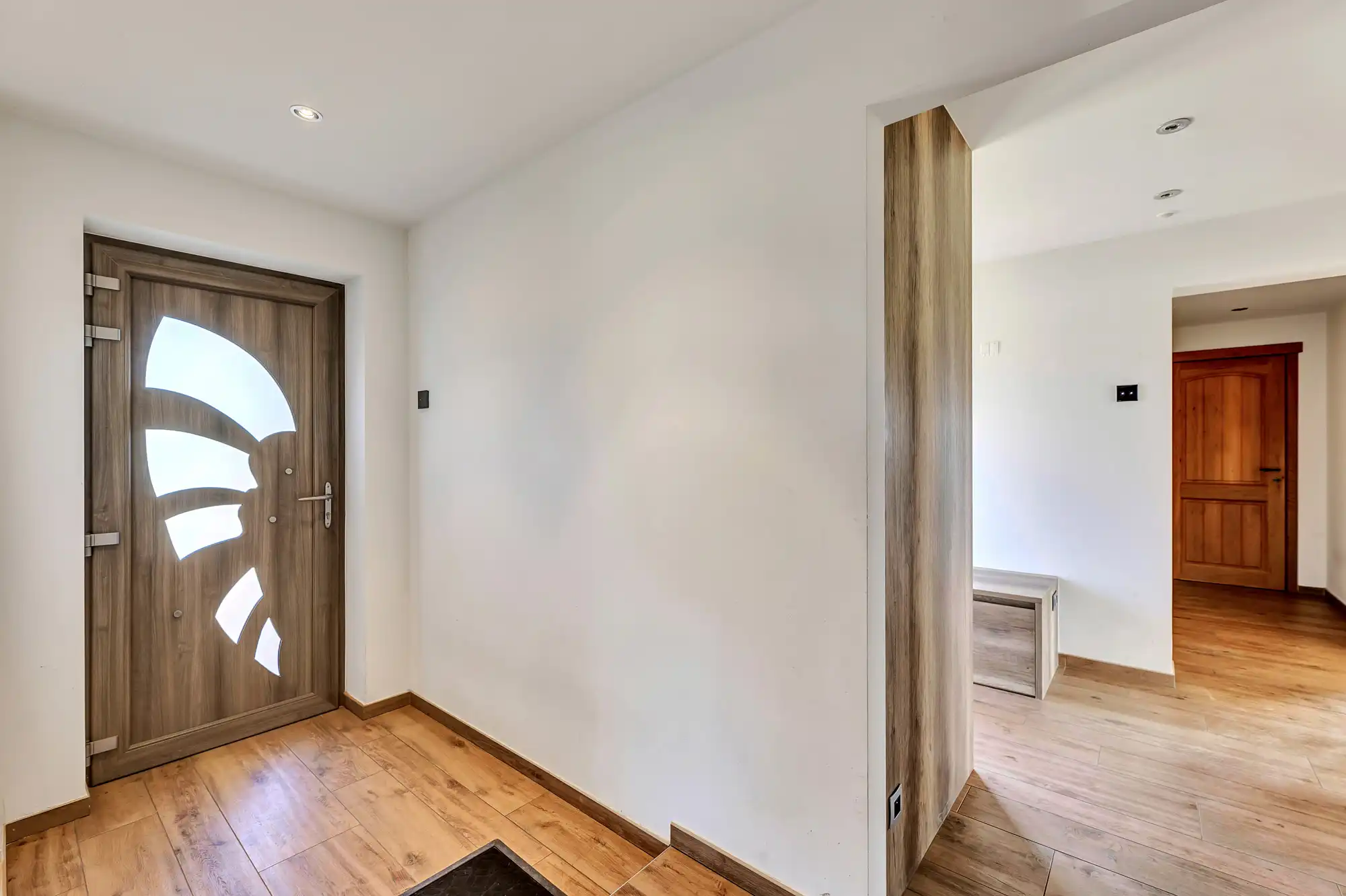 Zeer ruime woning met mogelijkheid zelfstandige activiteit foto 2