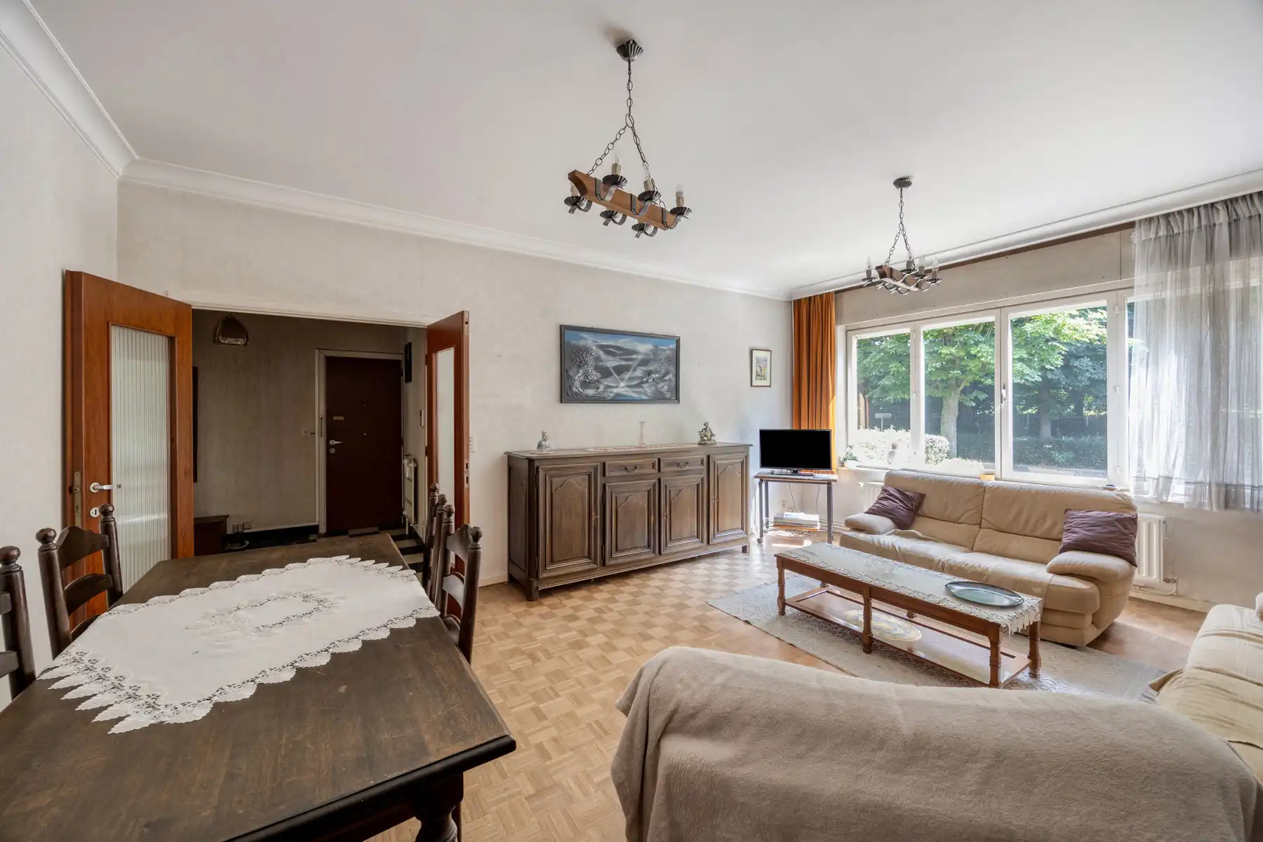 Goed gelegen gelijkvloersappartement met 2 slaapkamers foto 9