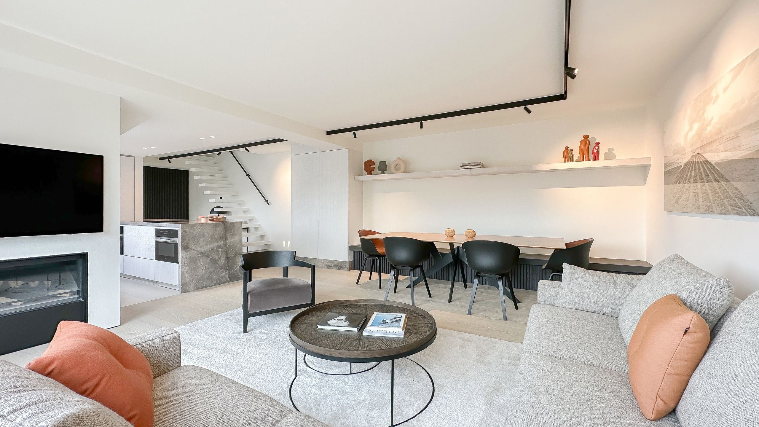 Bijzonder aantrekkelijk DUPLEX-appart., aan het Albertplein. foto 9