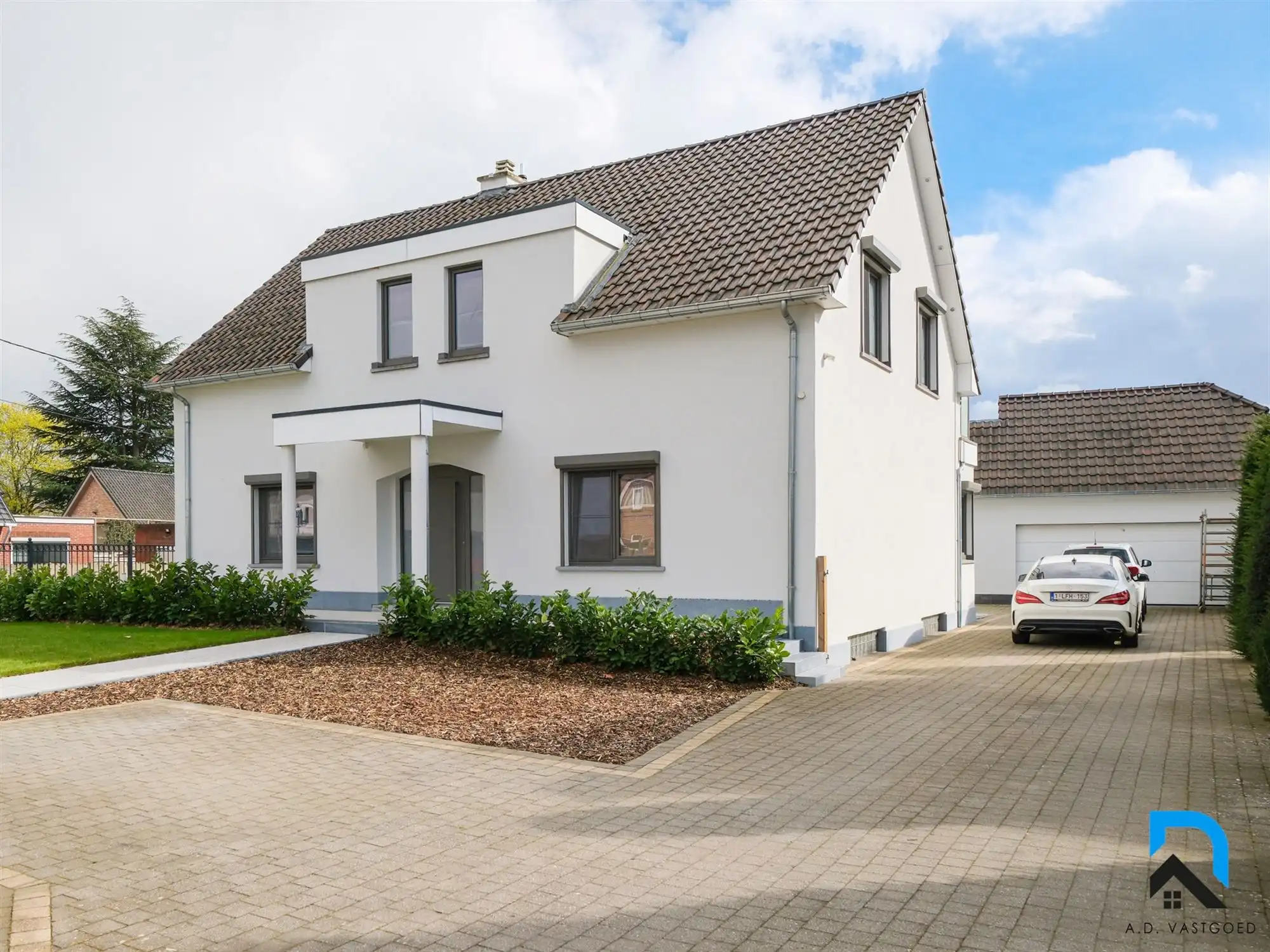Gerenoveerde villa in Maaseik foto 35