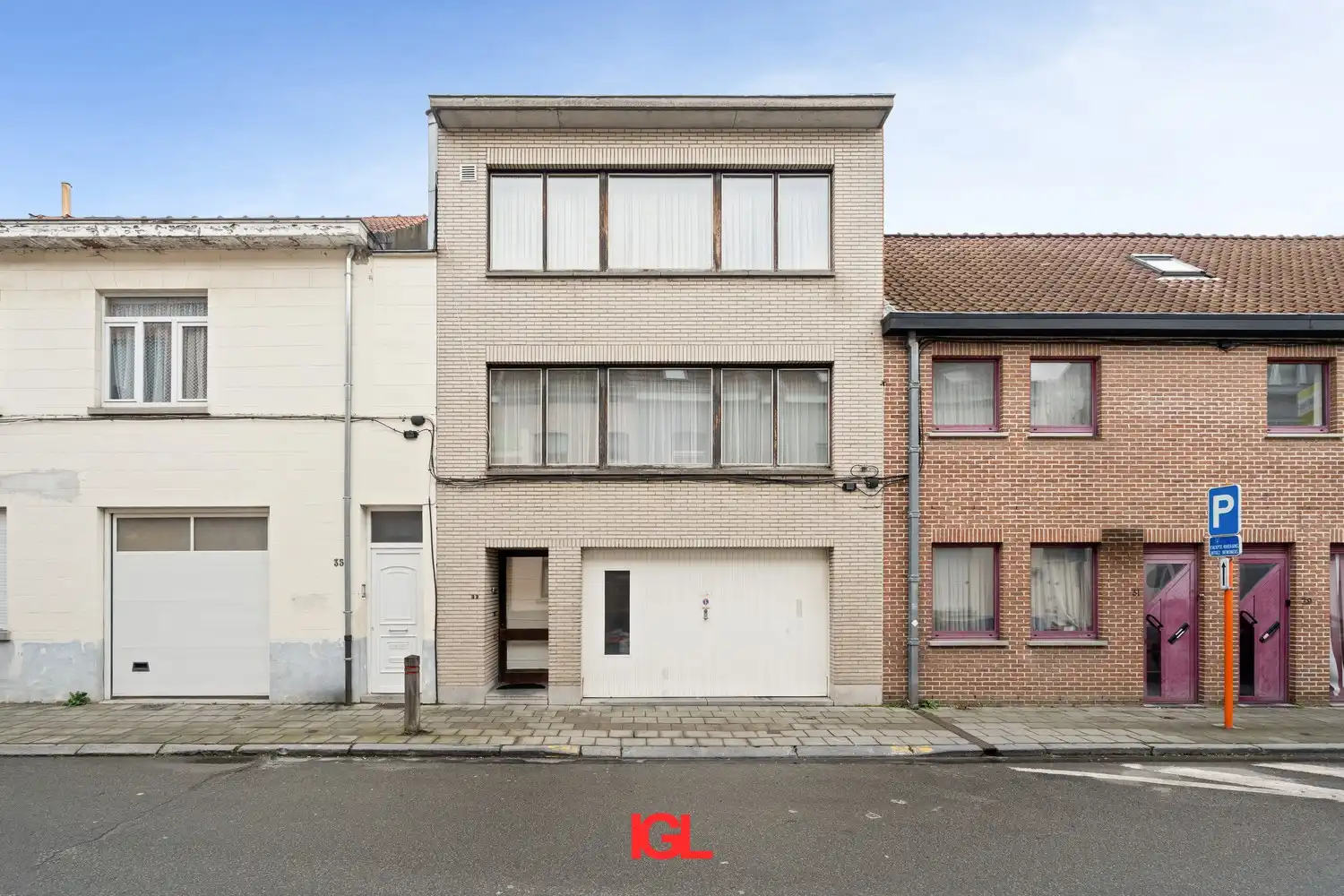 Opbrengsteigendom met 2 appartementen en garage nabij de vijvers van Anderlecht foto {{pictureIndex}}