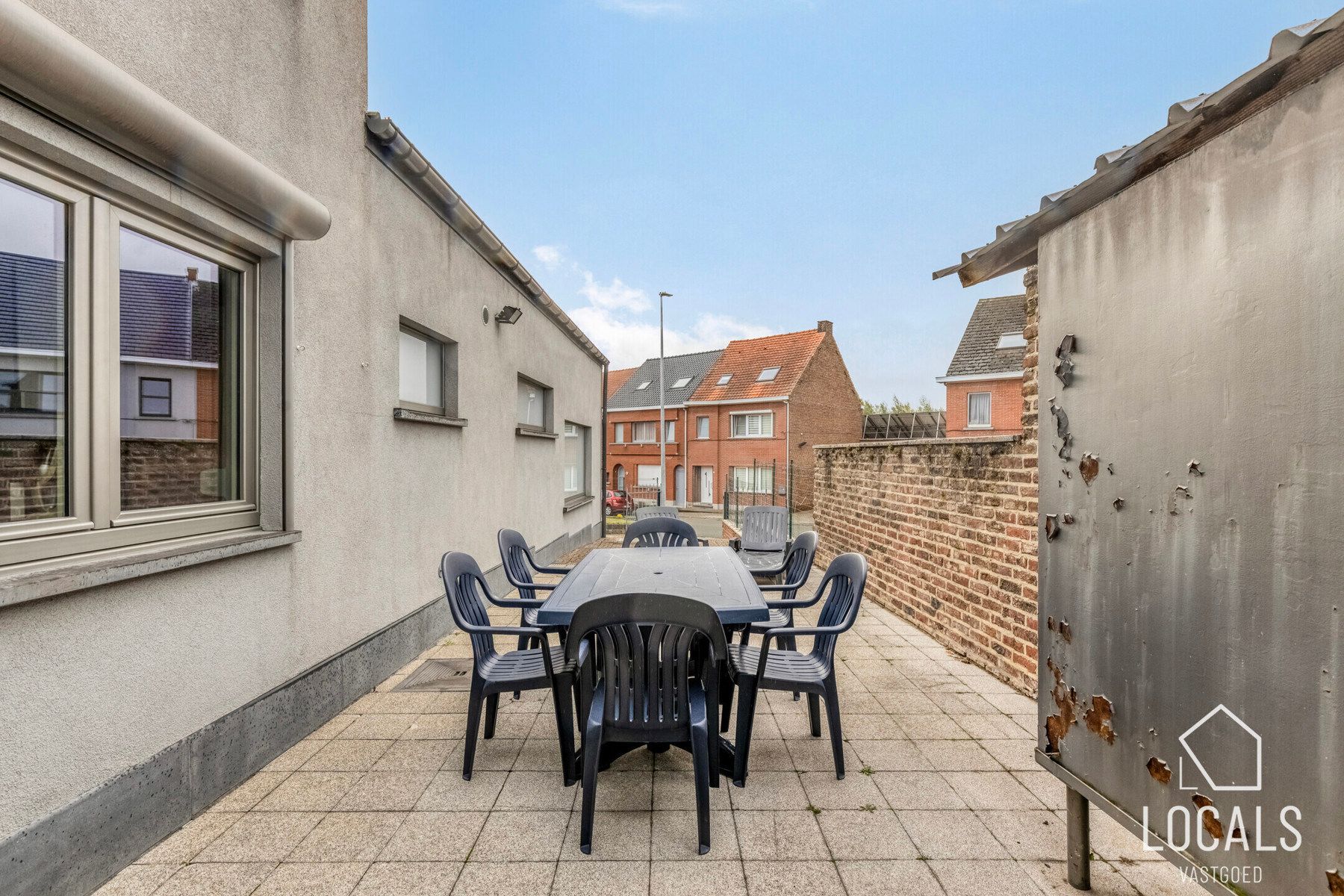 Instapklare woning met 3 slaapkamers, tuin & garage foto 19