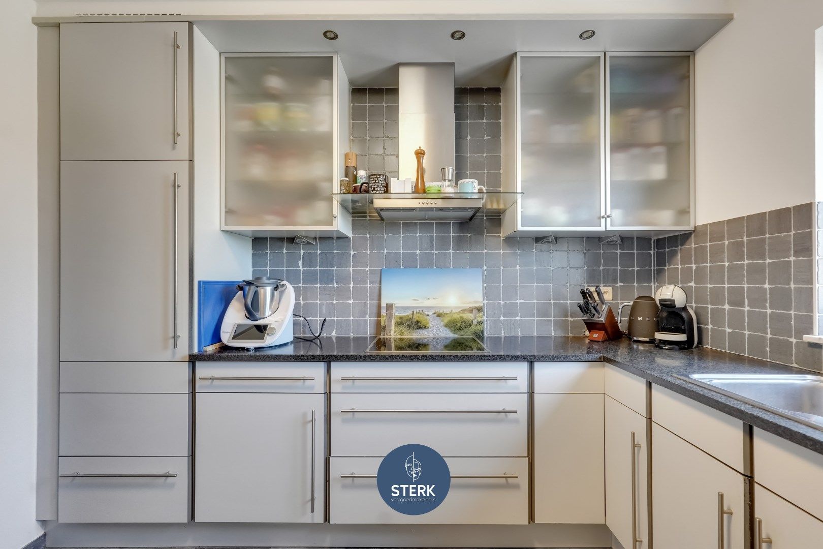 INSTAPKLAAR DUPLEX-APPARTEMENT MET 3 SLPKS EN 2 TERRASSEN TE REKEM !  foto 10