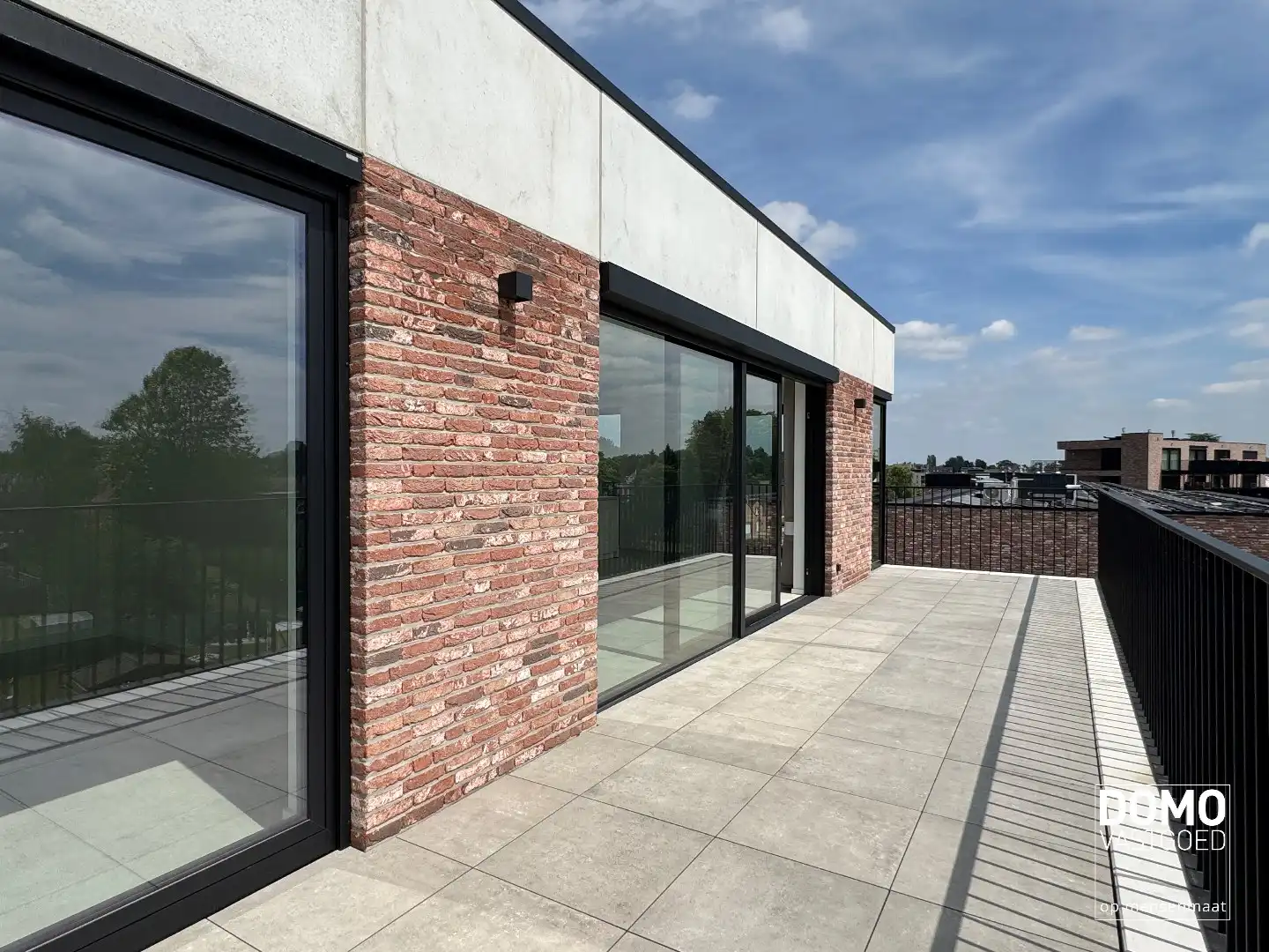 PENTHOUSE MET 2 SLAAPKAMERS, RUIM TERRAS EN AUTOSTANDPLAATS TE KERMT foto 11