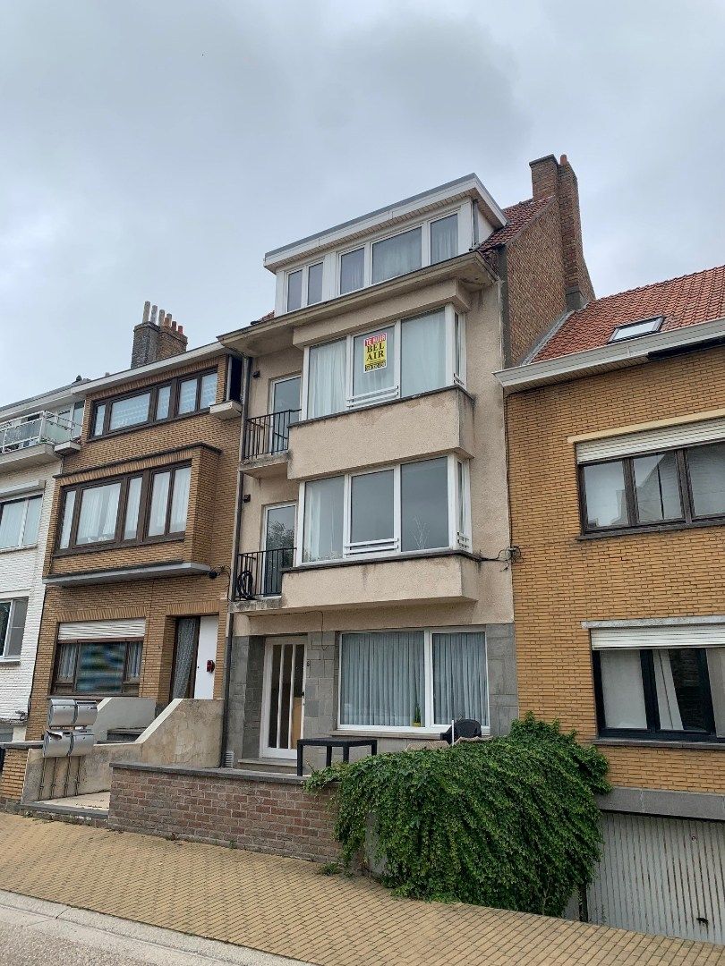 Ongemeubeld appartement met 2 slaapkamers - mooi open zicht foto {{pictureIndex}}