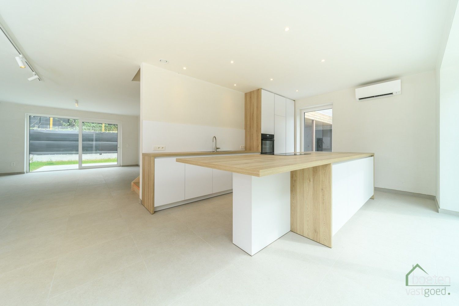 Koksijde/Sint-Idesbald: Energiezuinige en kwalitatief afgewerkte nieuwbouwwoning met 3 slaapkamers, carport en gezellig tuintje op 317m² grondopp. foto 7