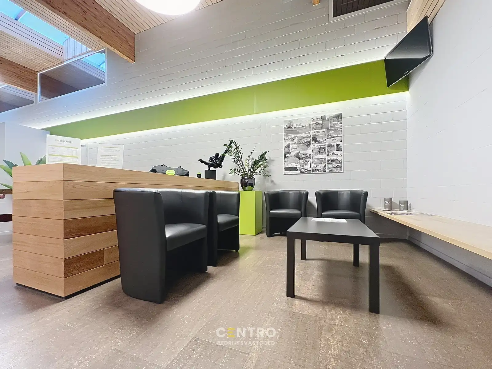 INSTAPKARE praktijkruimte met gemeenschappelijke faciliteiten (receptie, wachtzaal, parking,...) voor medisch of paramedisch beroep ! foto 4