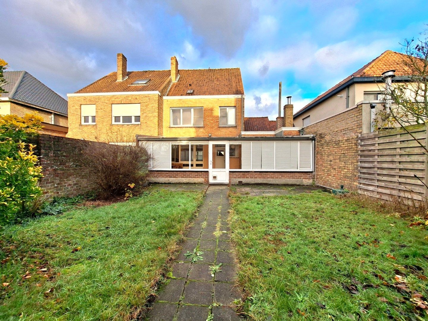 Ruime goed gelegen woning  foto 2