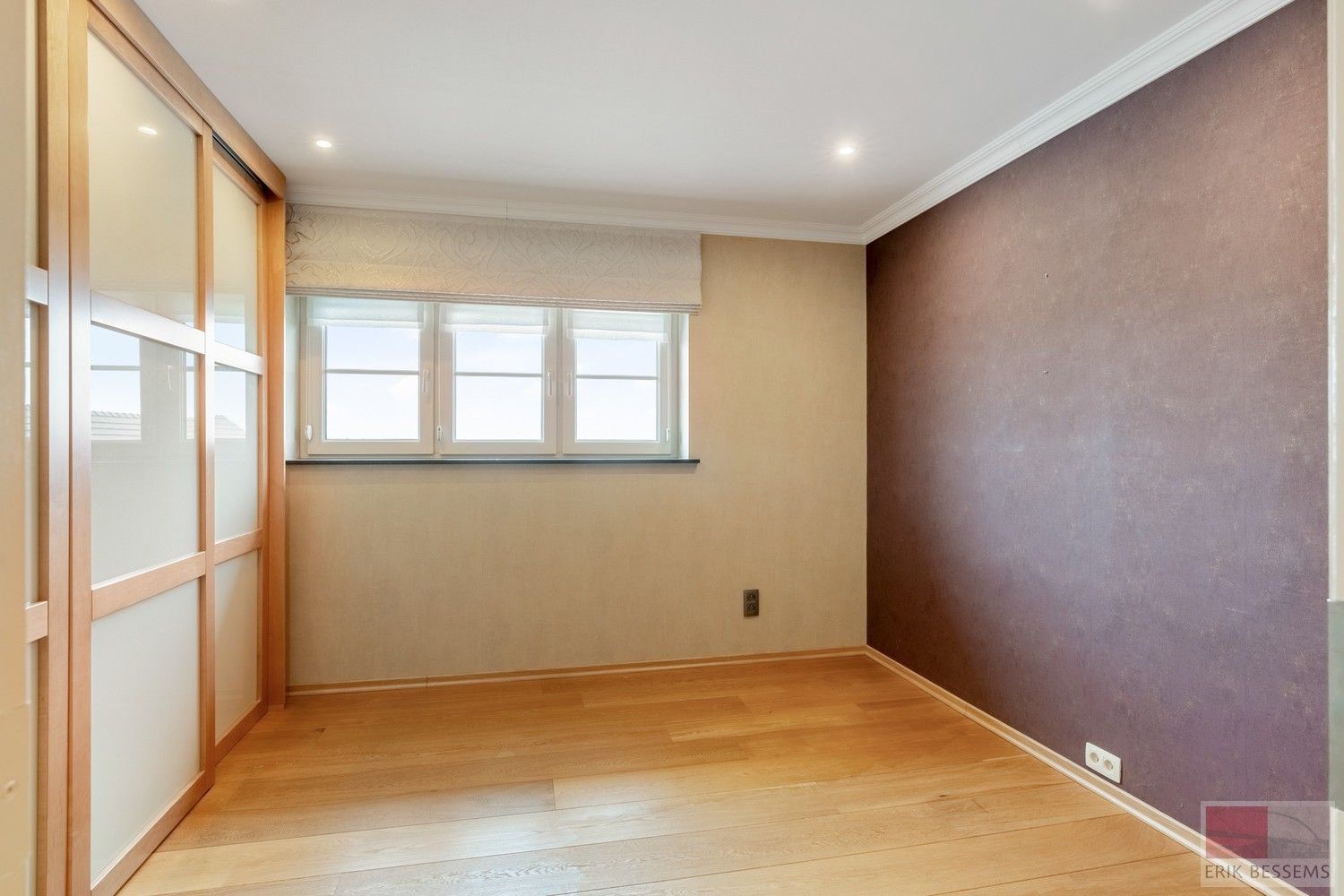 Deze ruime landelijk gelegen woning, met een woonoppervlakte van circa 287 m² en gelegen op een perceel van 3969 m², is voorzien van alle moderne comfort. foto 21