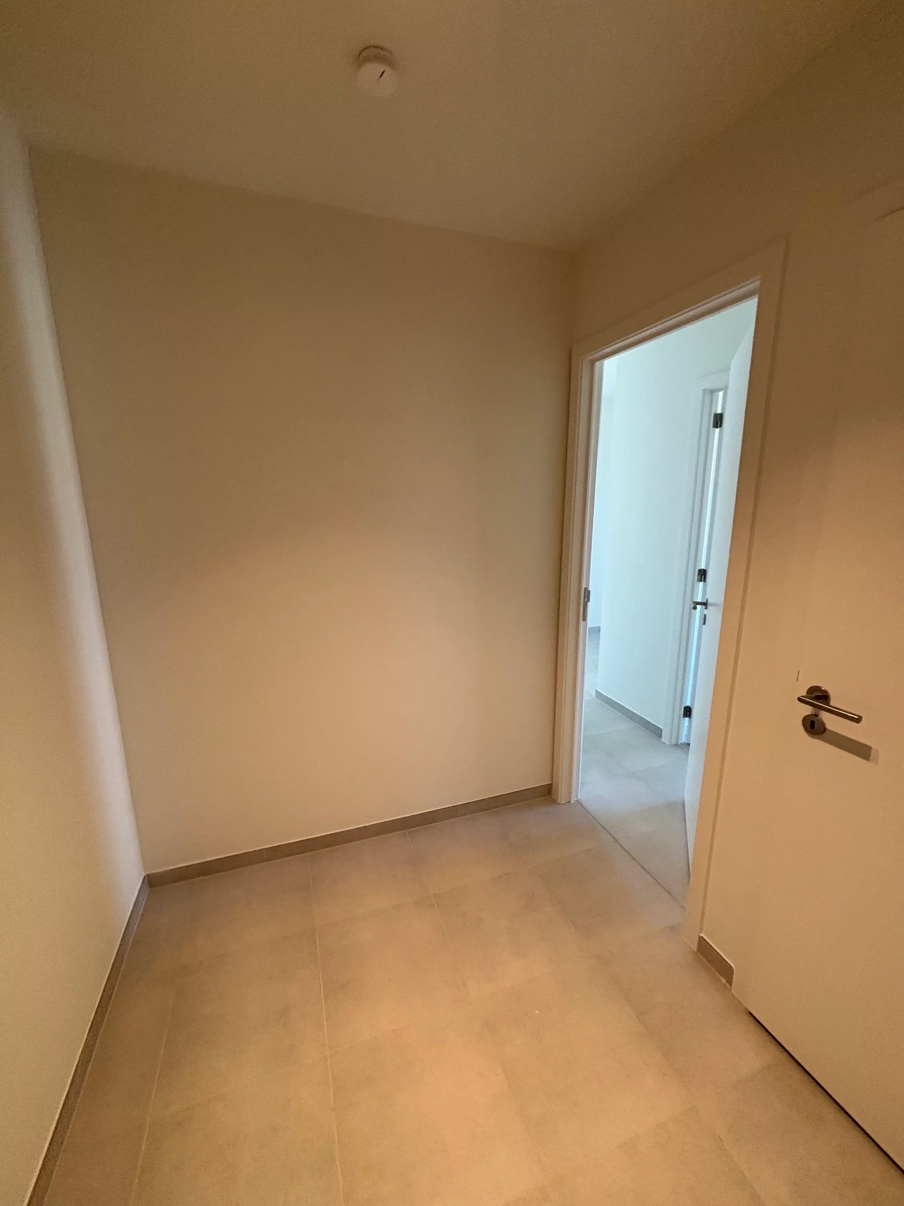 Luxe & Energiezuinig wonen: Ruim appartement (1 slpk + bureau) in Koningslo foto 3