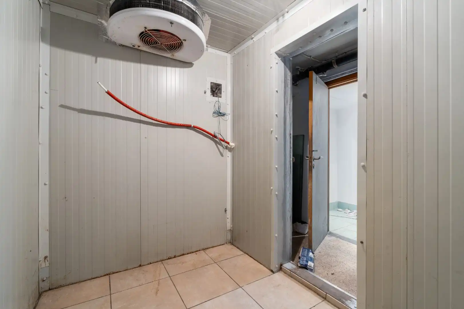 HANDELSPAND OP TOPLOCATIE MET GARAGE foto 25